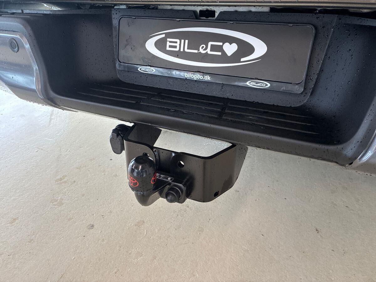Billede af Toyota HiLux 2.8 diesel MHEV 204hk Double Cab AWD aut. gear T4 Invincible