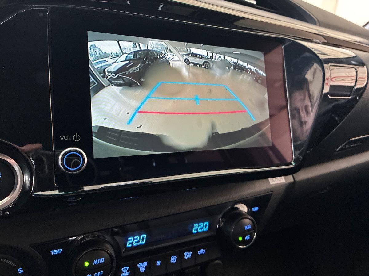 Billede af Toyota HiLux 2.8 diesel MHEV 204hk Double Cab AWD aut. gear T4 Invincible