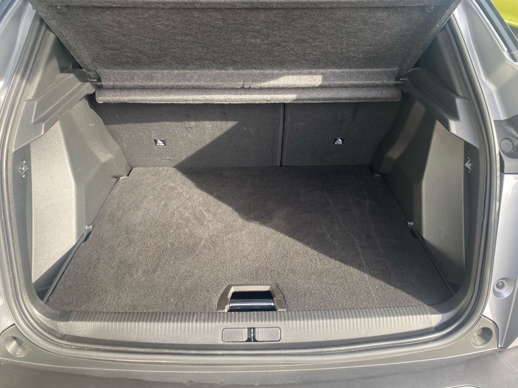 Billede af Peugeot e-2008 EL Allure 136HK 5d Aut.