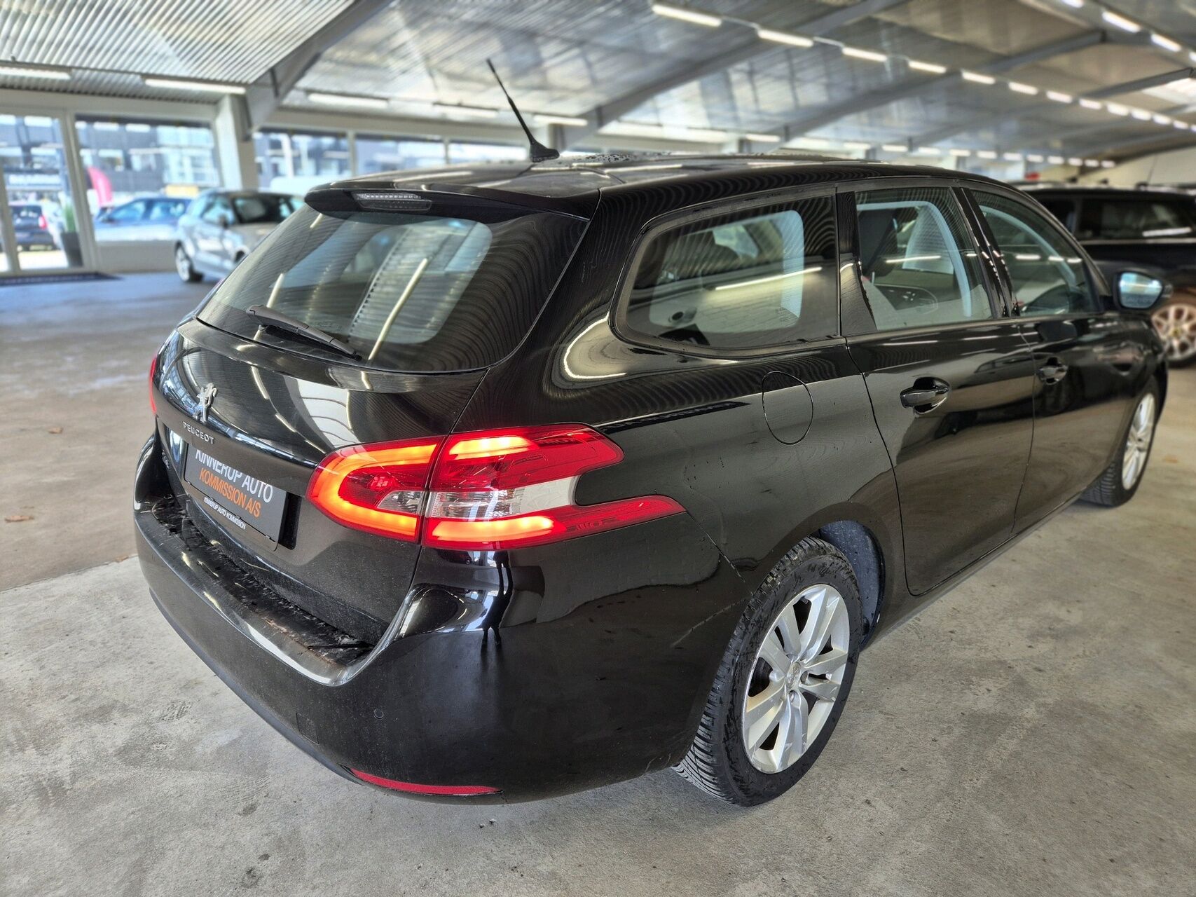 Billede af Peugeot 308 SW 1,6 BlueHDi Envy EAT6 120HK Stc 6g Aut.