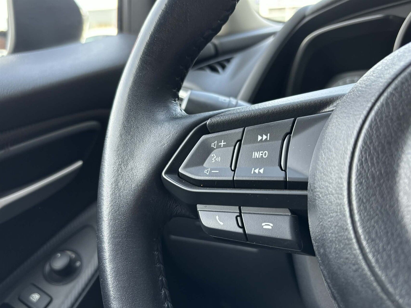 Billede af Mazda 2 1,5 Skyactiv-G Sky 90HK 5d 6g Aut.