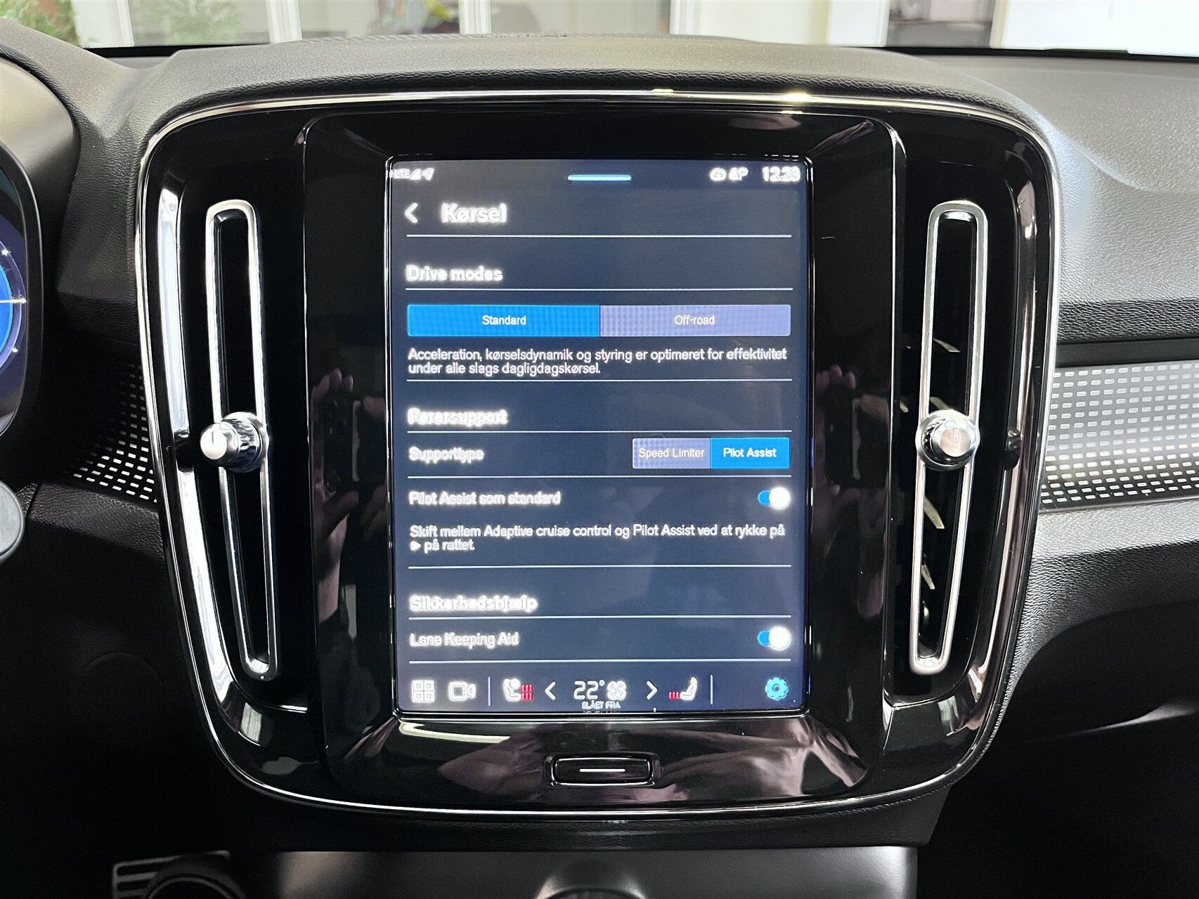 Billede af Volvo XC40 P8 Recharge Twin Pro AWD 408HK 5d Aut.