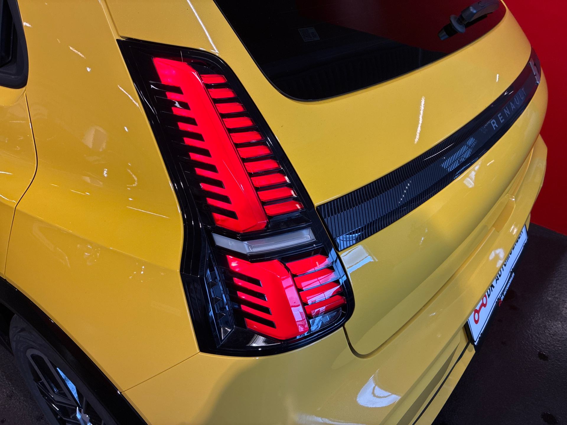 Billede af Renault R5 EL Iconic 150HK 5d Aut.