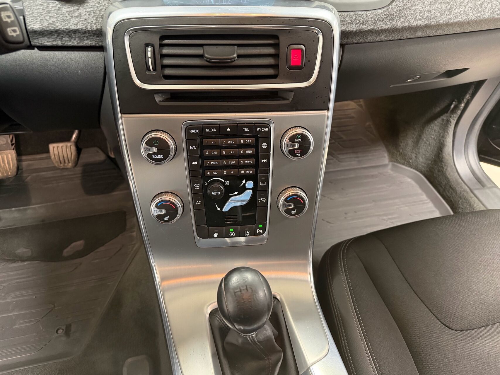 Billede af Volvo V60 2,0 D4 Momentum 163HK Stc 6g