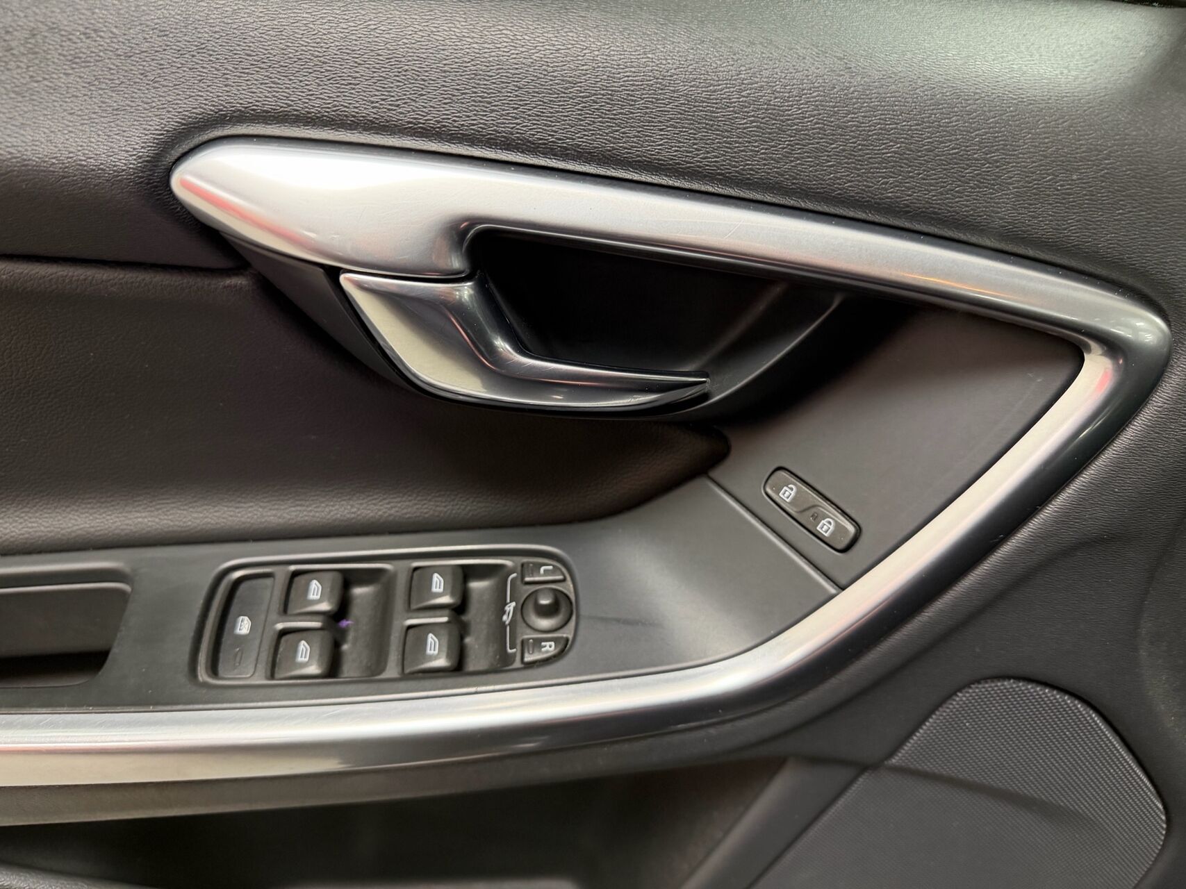 Billede af Volvo V60 2,0 D4 Momentum 163HK Stc 6g