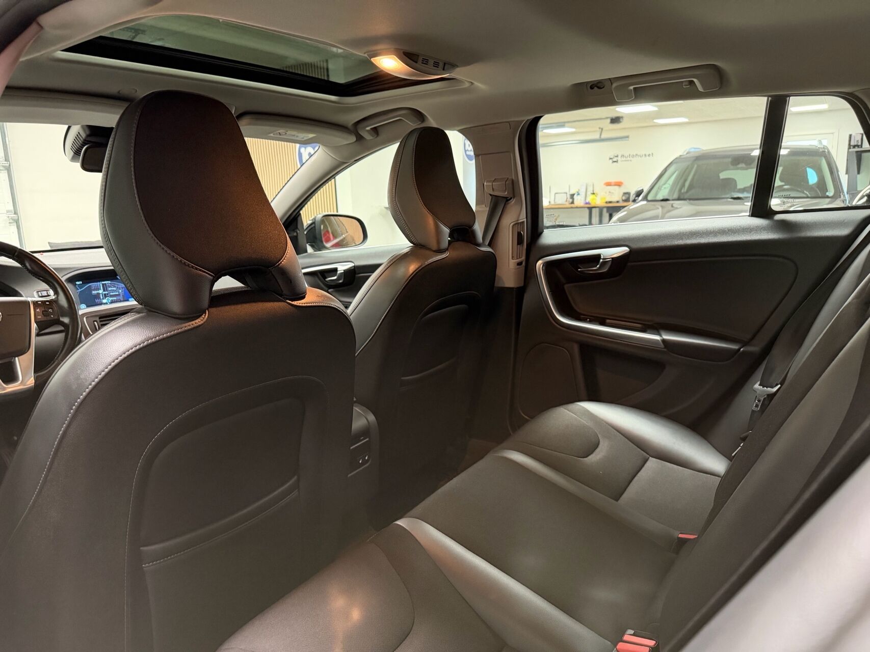 Billede af Volvo V60 2,0 D4 Momentum 163HK Stc 6g