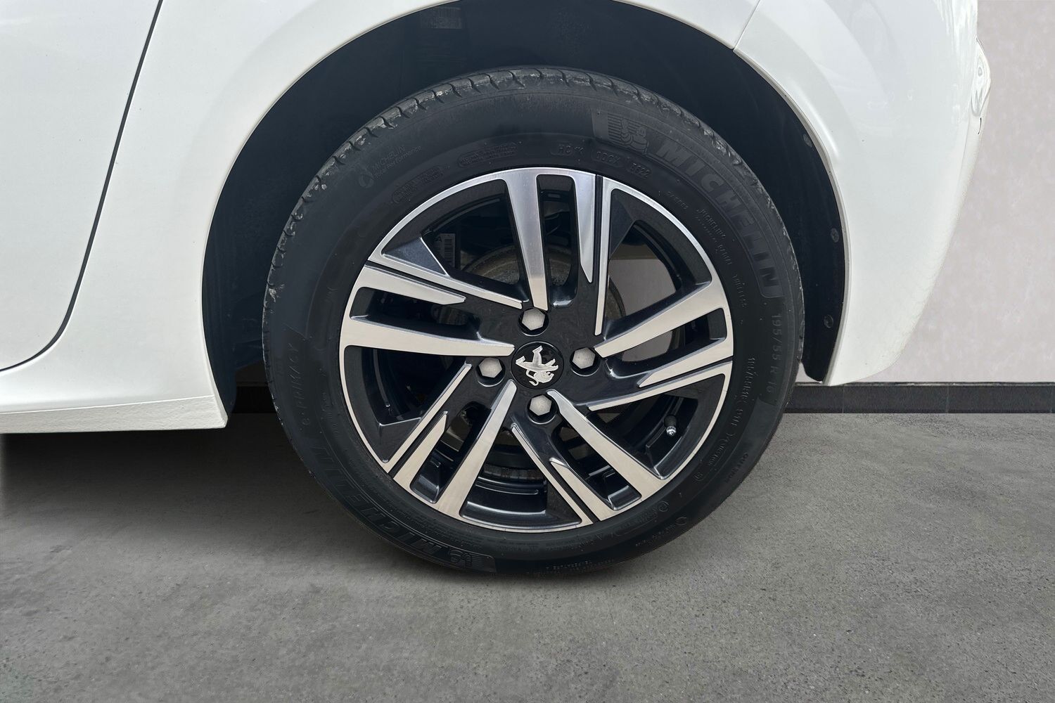 Billede af Peugeot 208 1,2 PureTech Active Pack 75HK 5d