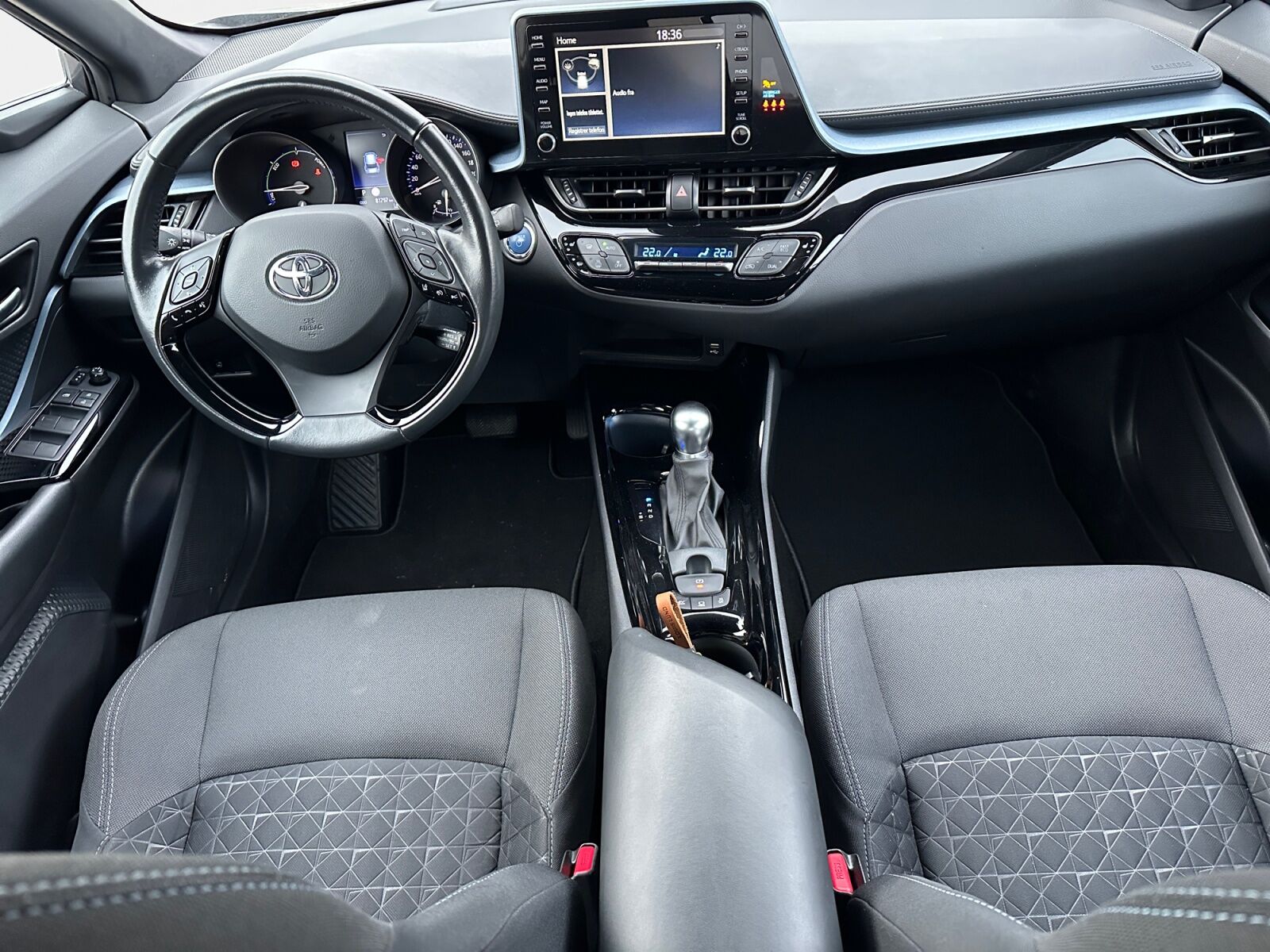 Billede af Toyota C-HR 2,0 Hybrid C-LUB Premium Multidrive S 184HK 5d Aut.