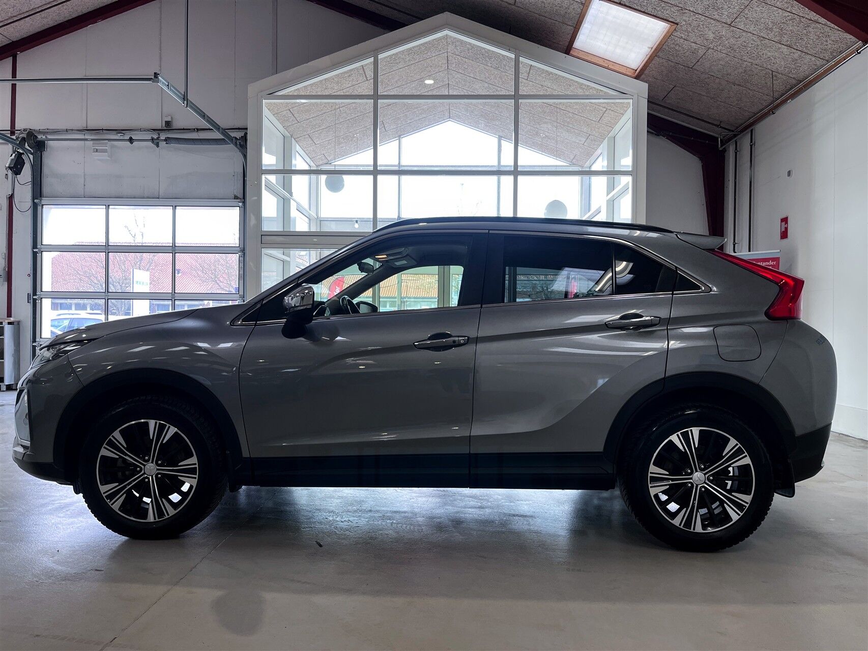 Billede af Mitsubishi Eclipse Cross 1,5 T-Mivec Invite+ CVT 163HK 5d 8g Aut.