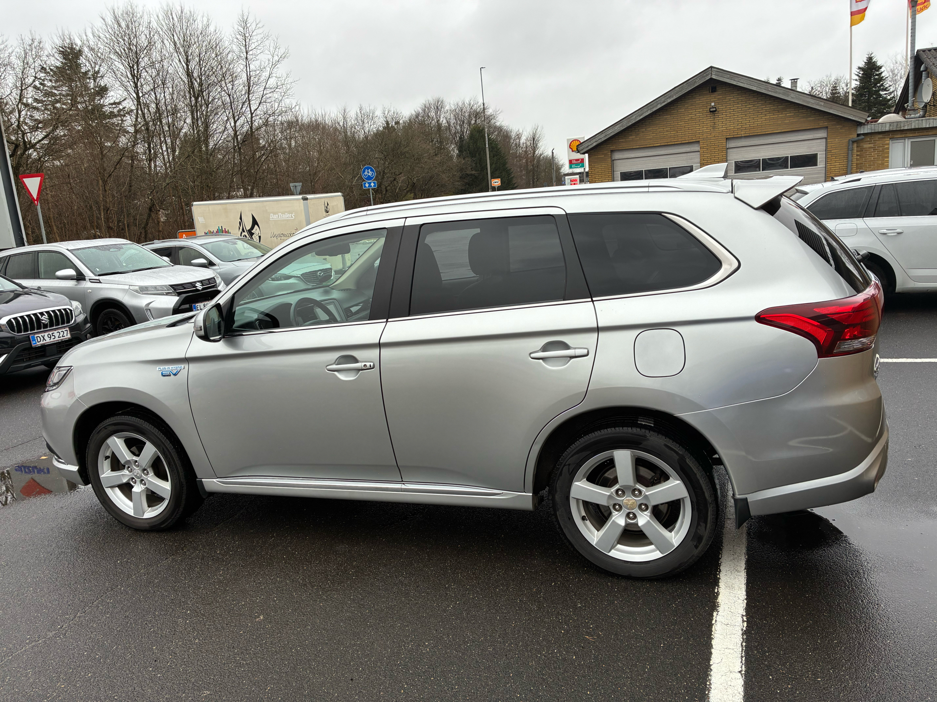 Billede af Mitsubishi Outlander 2,4 PHEV  Plugin-hybrid Invite 4WD 224HK 5d 6g Trinl. Gear