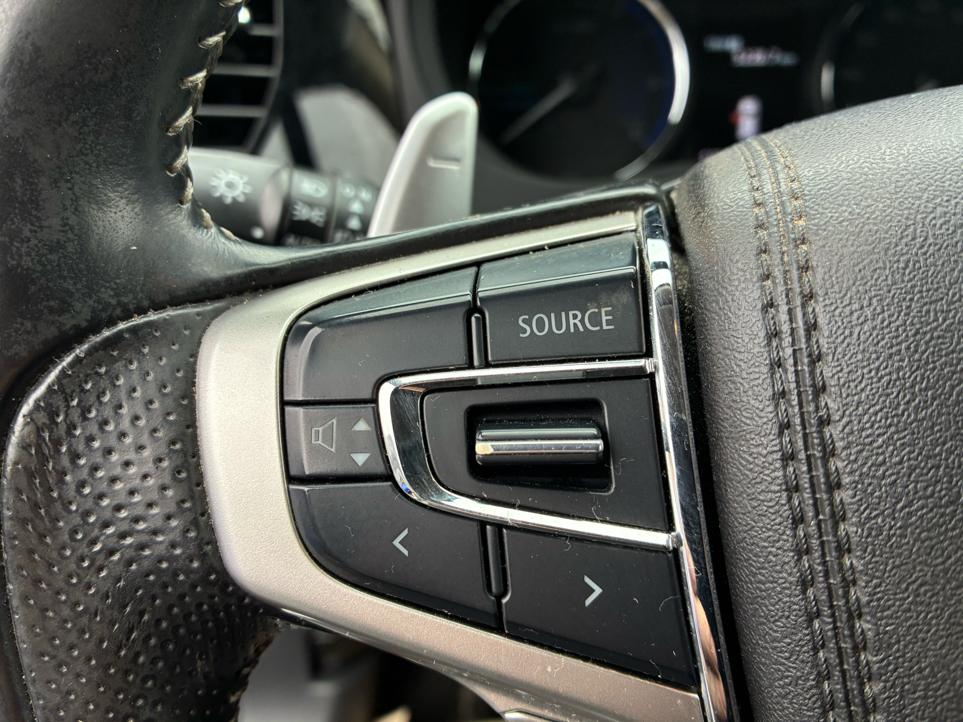 Billede af Mitsubishi Outlander 2,4 PHEV  Plugin-hybrid Invite 4WD 224HK 5d 6g Trinl. Gear