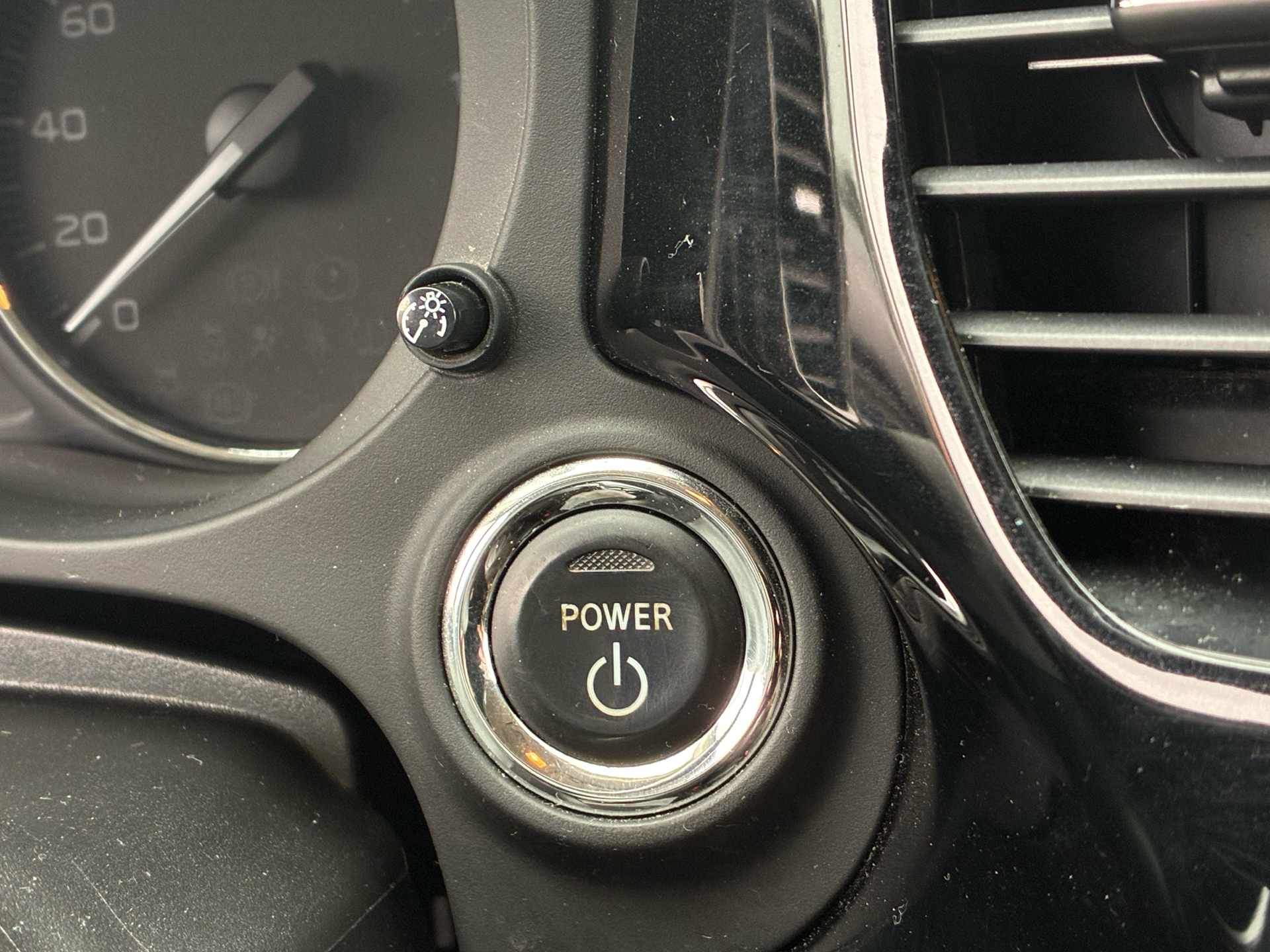 Billede af Mitsubishi Outlander 2,4 PHEV  Plugin-hybrid Invite 4WD 224HK 5d 6g Trinl. Gear