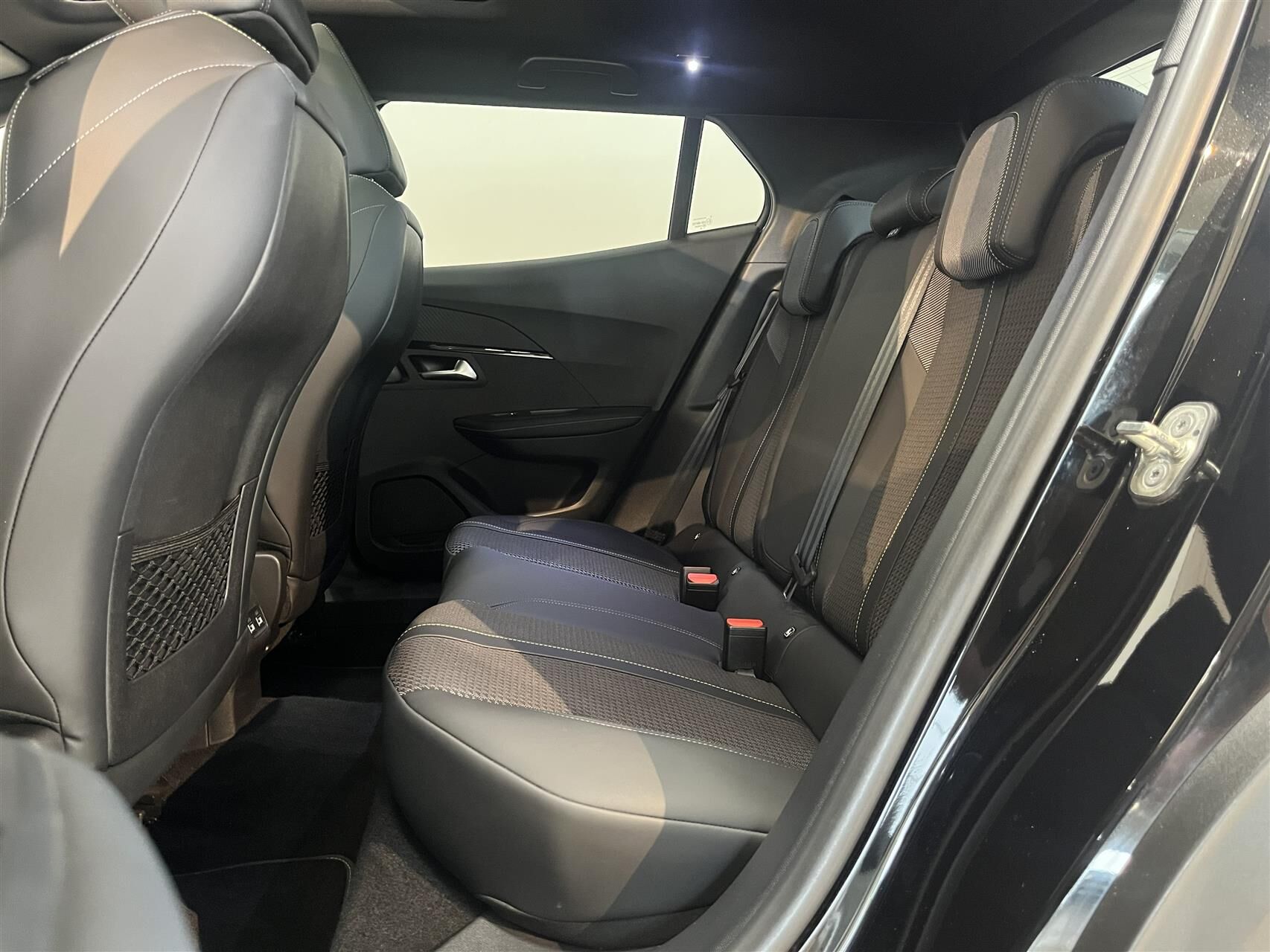 Billede af Peugeot e-2008 EL GT Sky 136HK 5d Aut.