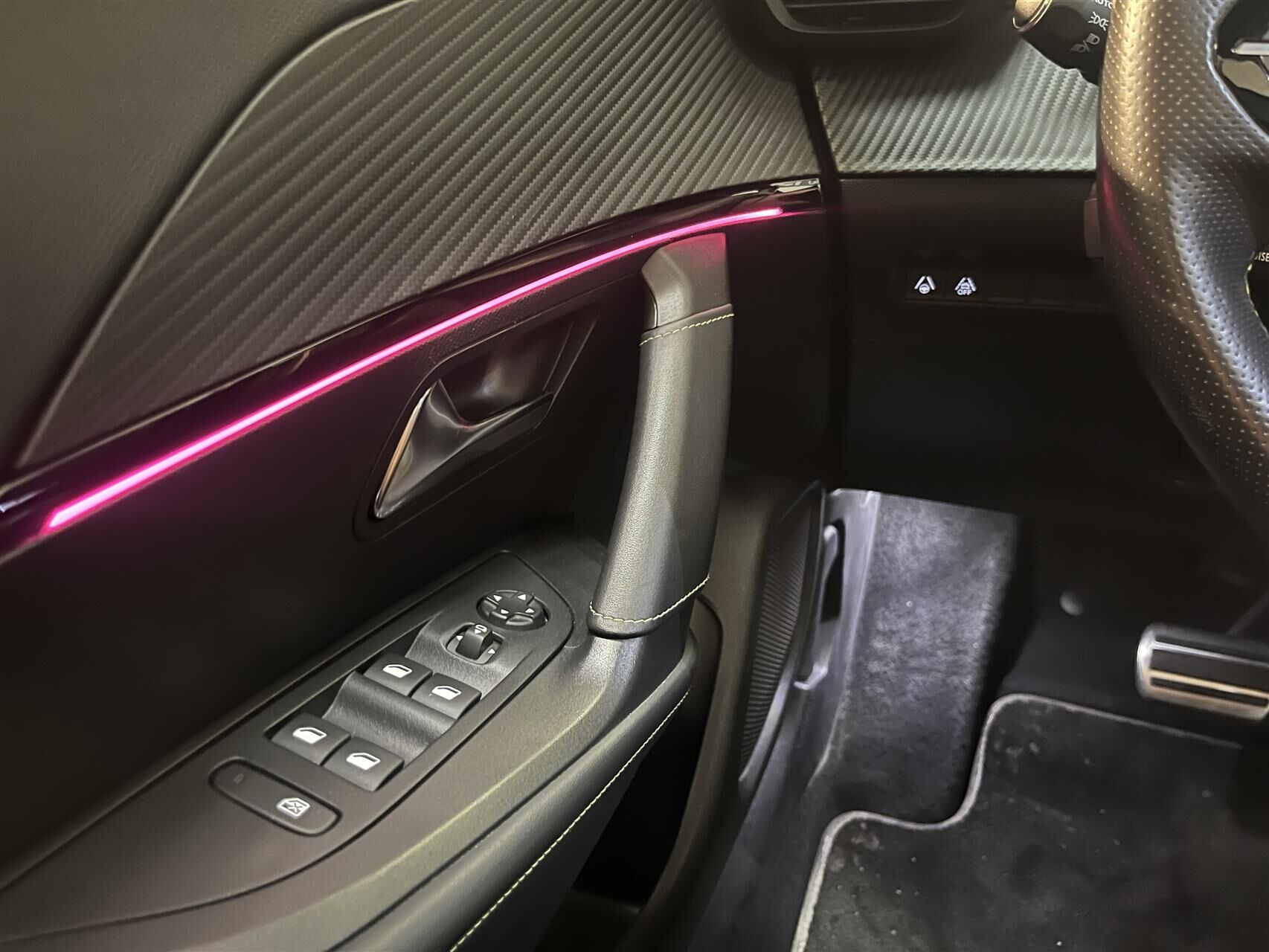 Billede af Peugeot e-2008 EL GT Sky 136HK 5d Aut.