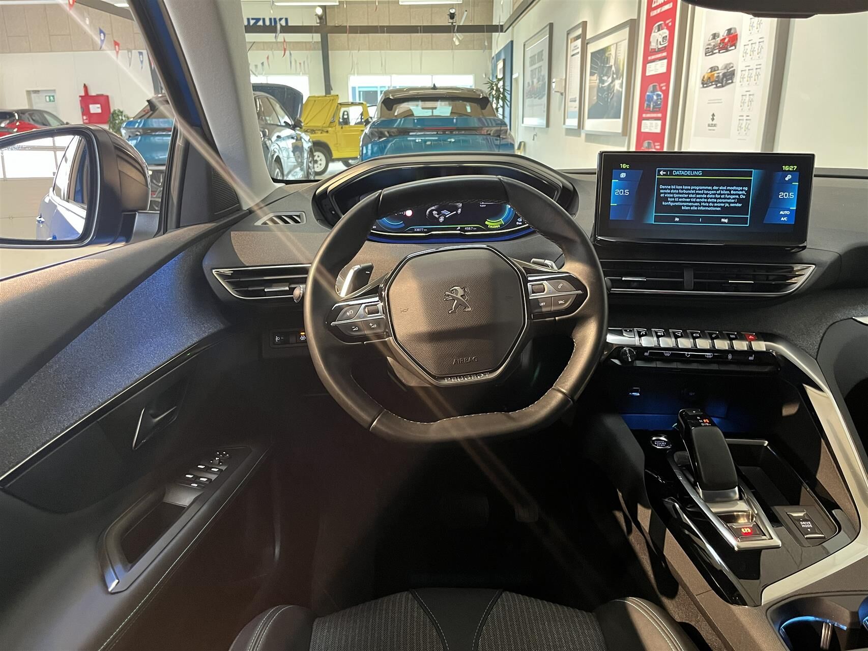 Billede af Peugeot 3008 1,6 PureTech  Plugin-hybrid First Selection EAT8 225HK 5d 8g Aut.