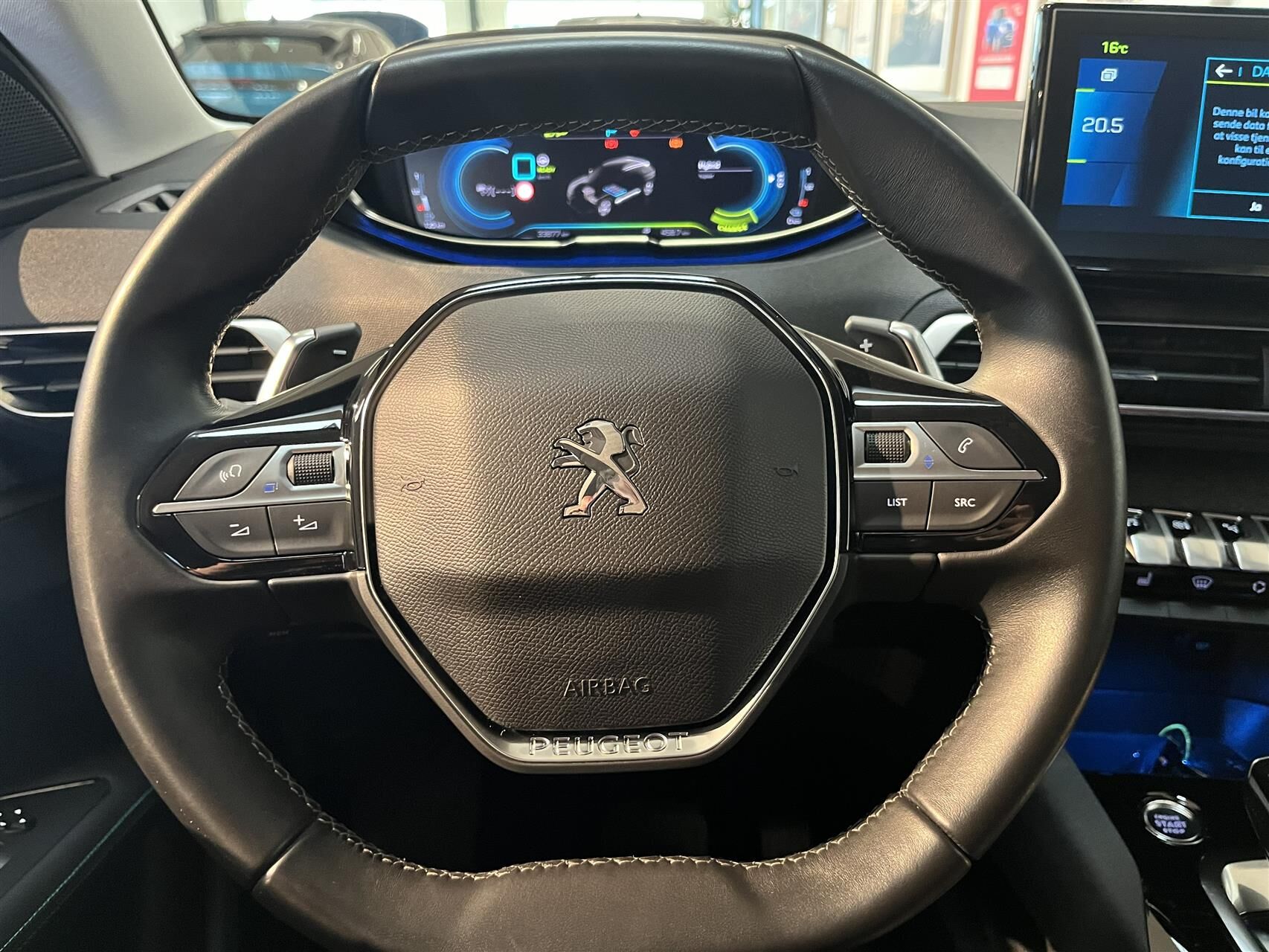 Billede af Peugeot 3008 1,6 PureTech  Plugin-hybrid First Selection EAT8 225HK 5d 8g Aut.