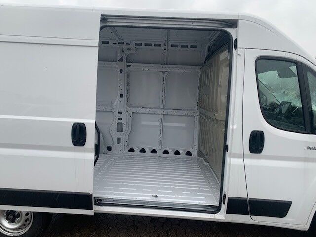 Billede af Citroën Jumper 35 L2H2 2,2 Blue HDi Masterline EAT8 140HK Van 8g Aut.