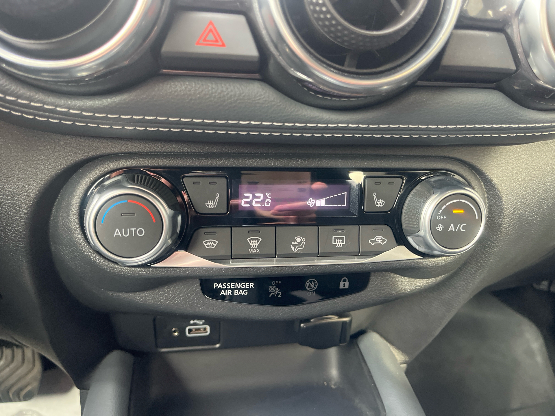 Billede af Nissan Juke 1,0 Dig-T N-Connecta DCT 117HK 5d 7g Aut.