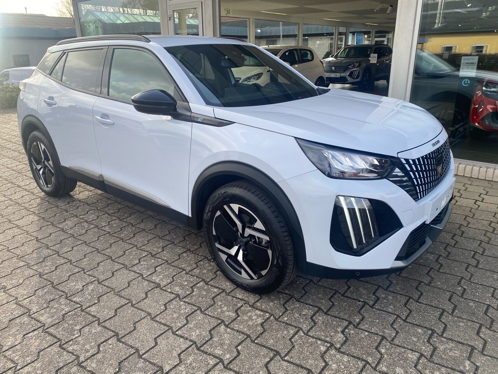 Billede af Peugeot e-2008 EL Allure 156HK 5d Aut.