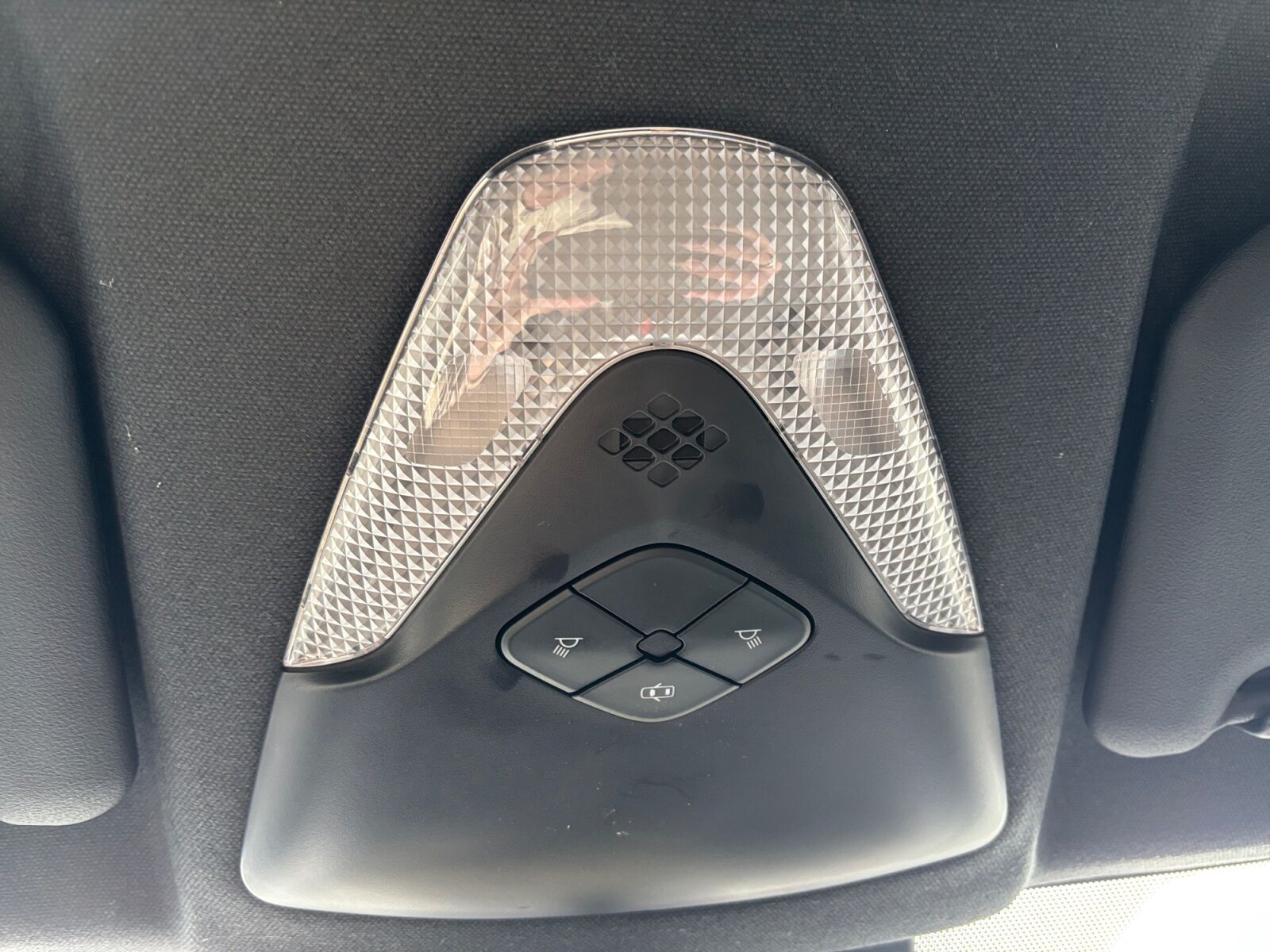 Billede af Toyota C-HR 1,8 Hybrid C-LUB Premium Selected Bi-tone Multidrive S 122HK 5d Aut.