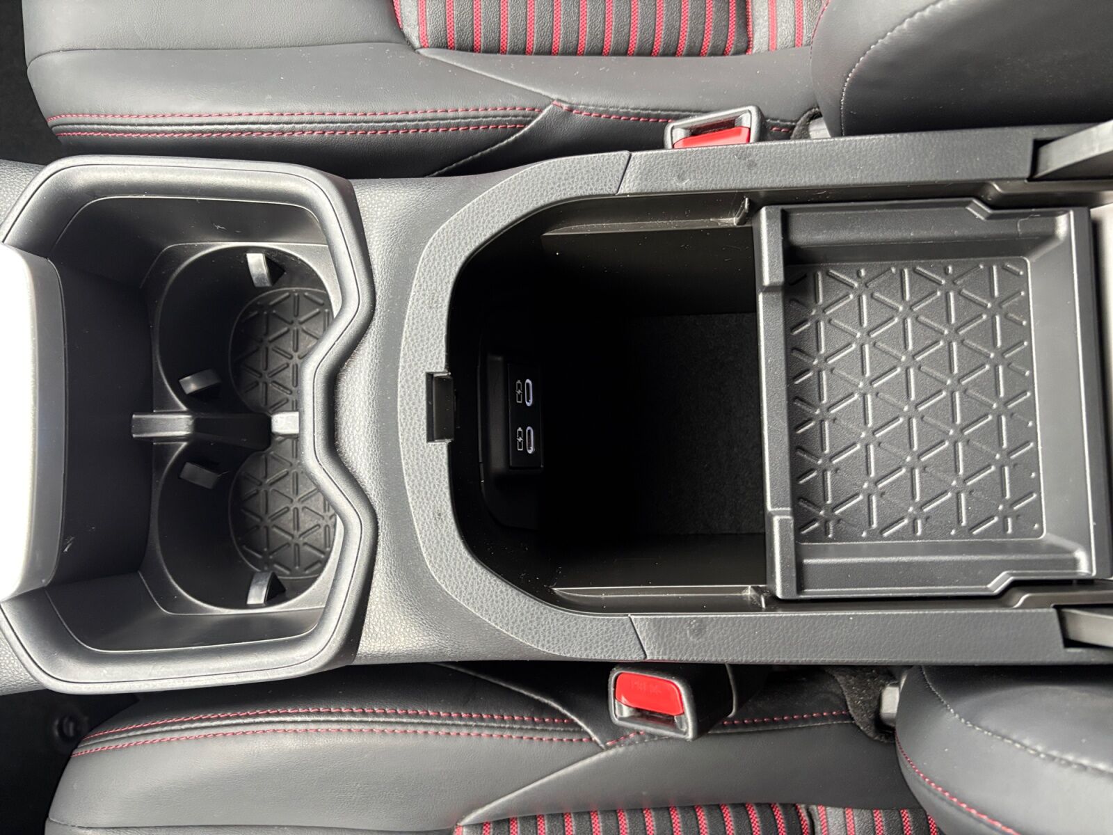 Billede af Toyota RAV4 Plug-in 2,5 Plugin-hybrid Style AWD 306HK 5d 6g Aut.