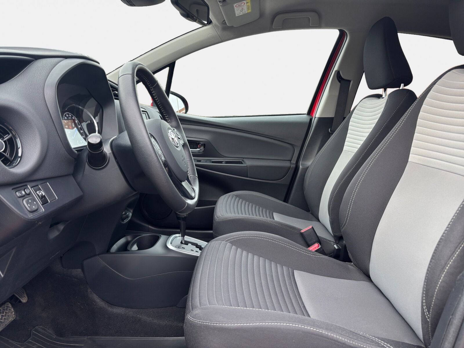 Billede af Toyota Yaris 1,5 Hybrid H3 Smartpakke E-CVT 100HK 5d Trinl. Gear