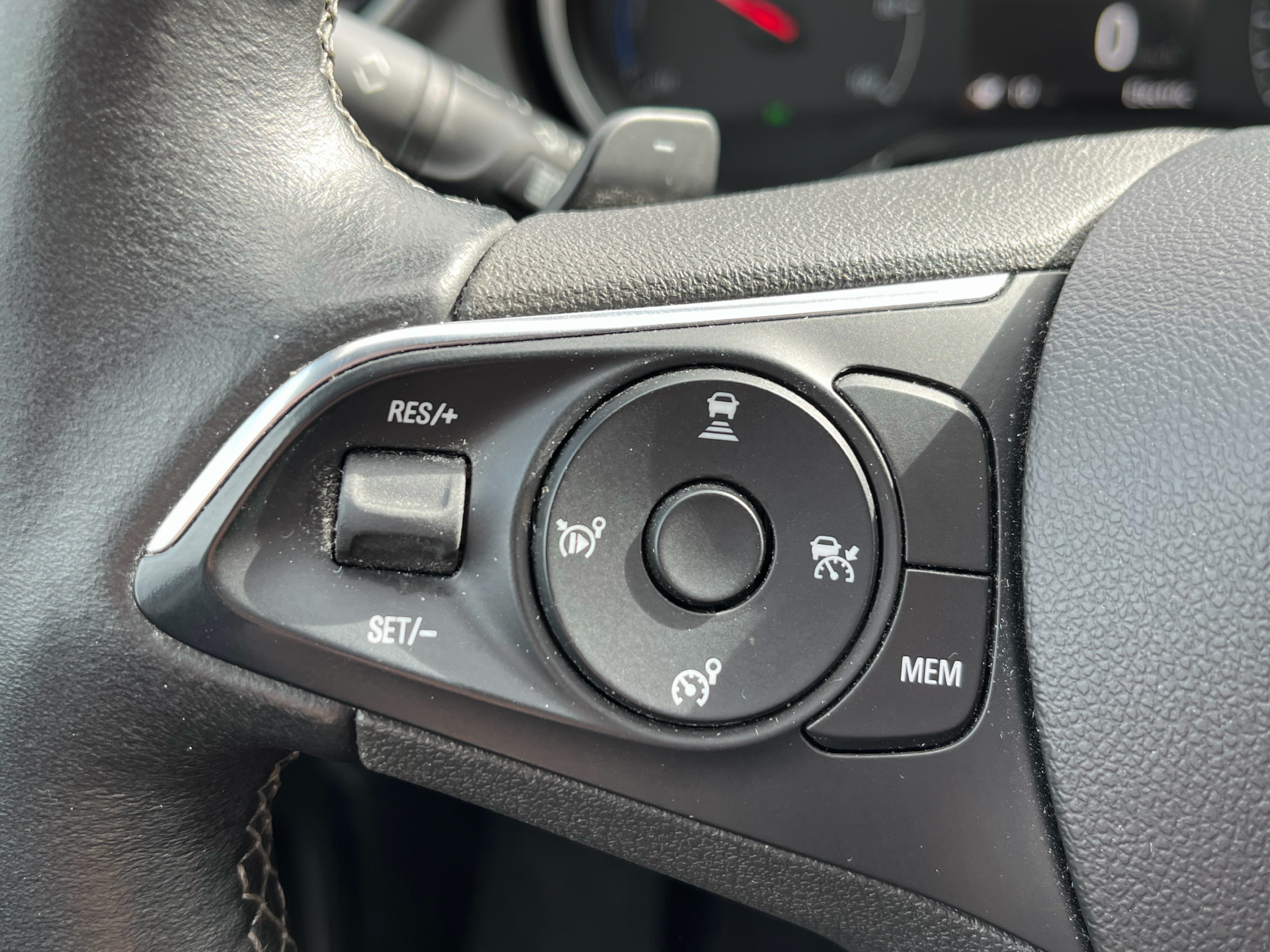 Billede af Opel Grandland X 1,6 PHEV  Plugin-hybrid EuroLine AWD 300HK 5d 8g Aut.