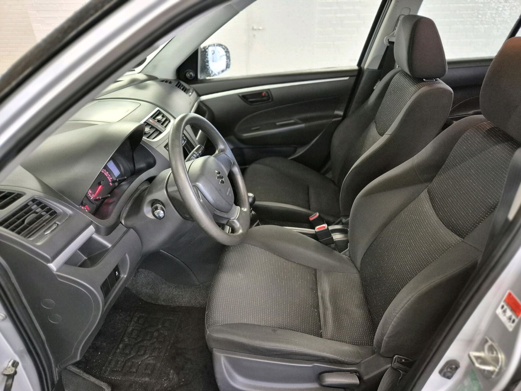 Billede af Suzuki Swift 1,2 16V GL 94HK 5d