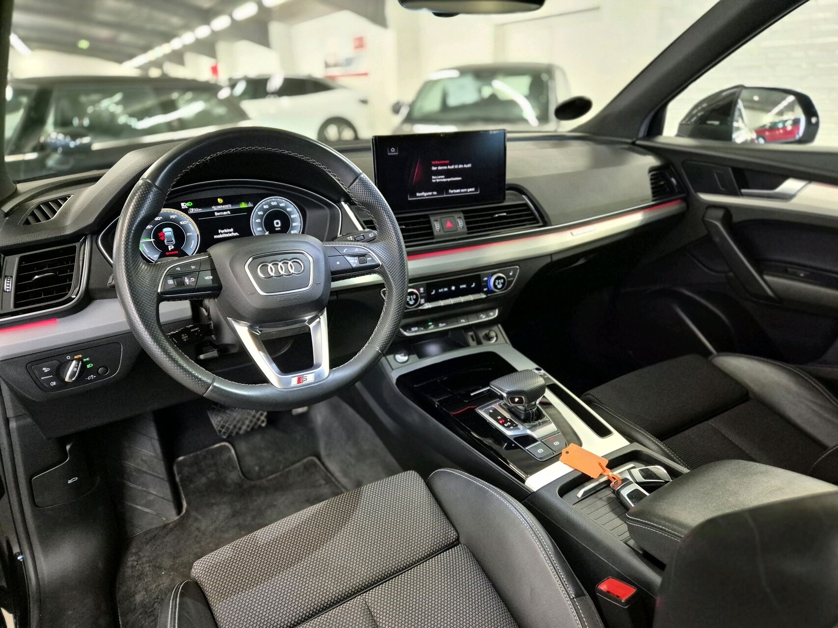 Billede af Audi Q5 2,0 50 TFSI e  Plugin-hybrid S Line Quattro S Tron 299HK 5d 7g Aut.