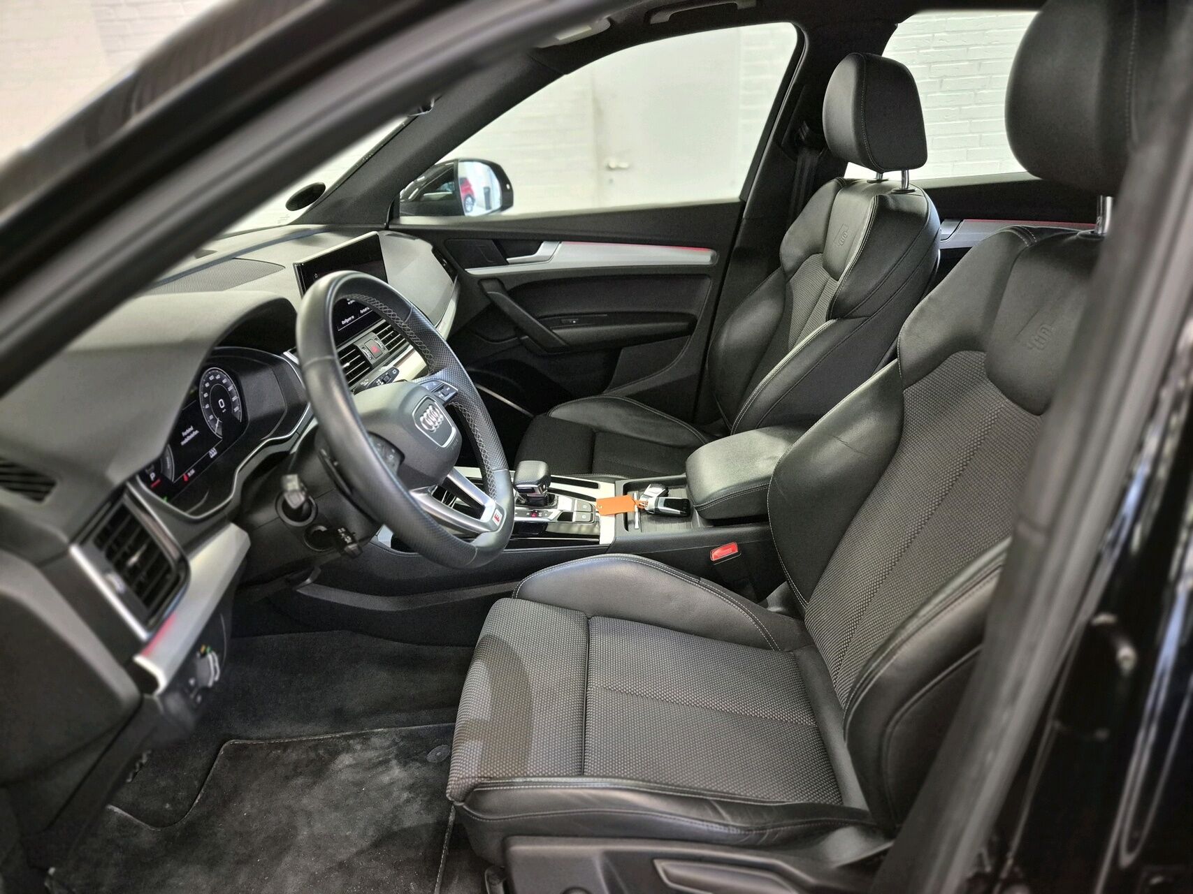 Billede af Audi Q5 2,0 50 TFSI e  Plugin-hybrid S Line Quattro S Tron 299HK 5d 7g Aut.