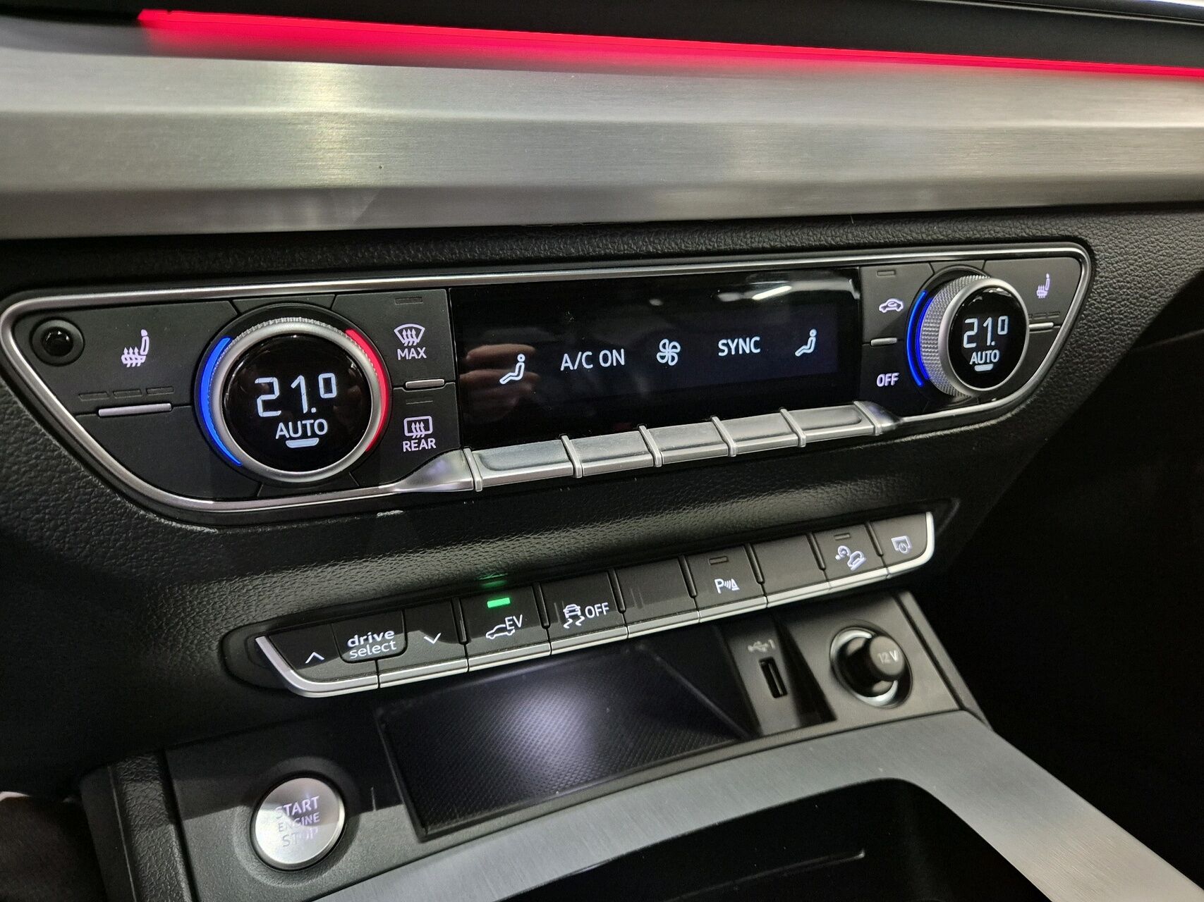 Billede af Audi Q5 2,0 50 TFSI e  Plugin-hybrid S Line Quattro S Tron 299HK 5d 7g Aut.