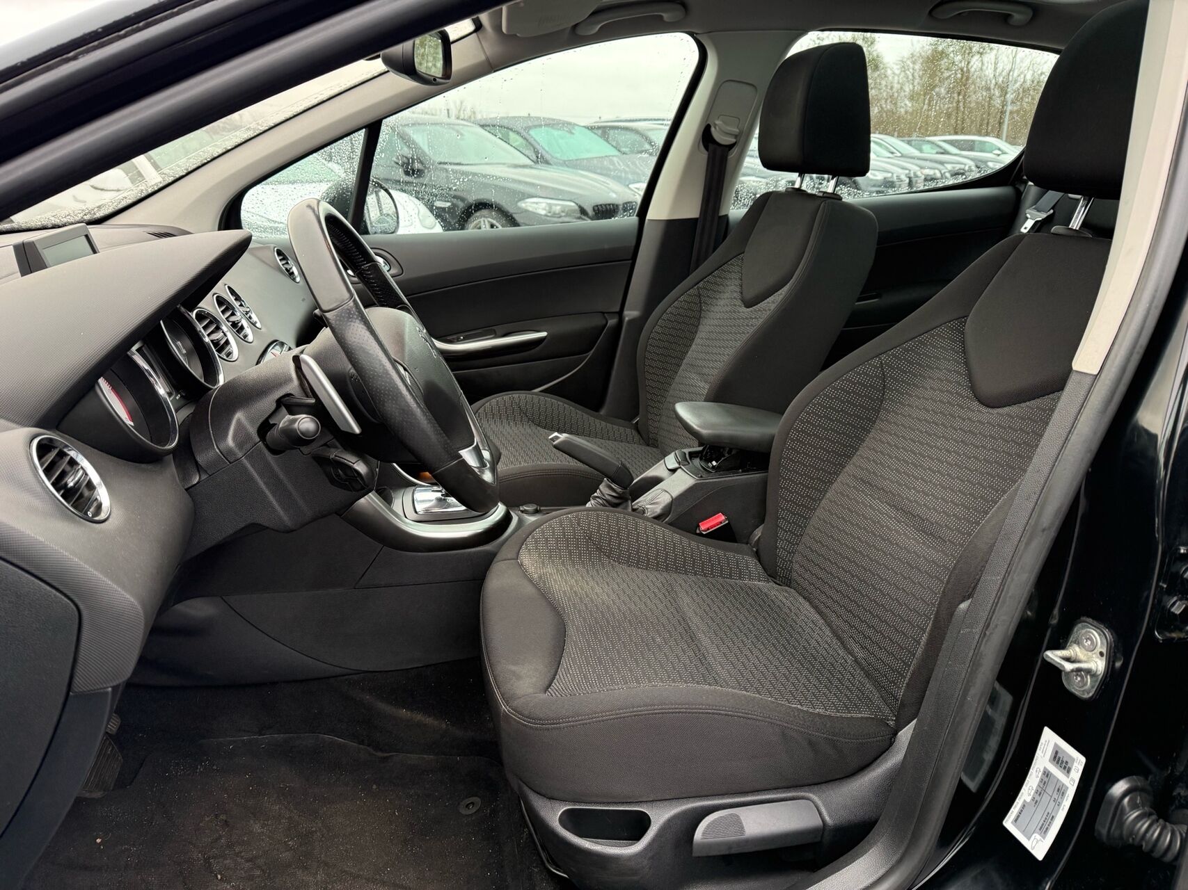 Billede af Peugeot 308 1,6 e-HDi Access ESG 112HK 5d 6g Aut.