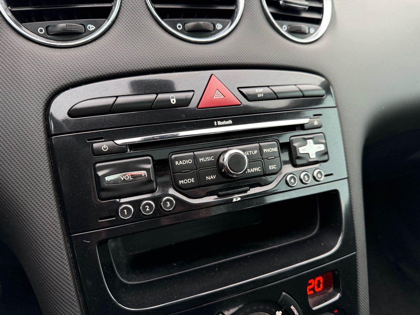 Billede af Peugeot 308 1,6 e-HDi Access ESG 112HK 5d 6g Aut.