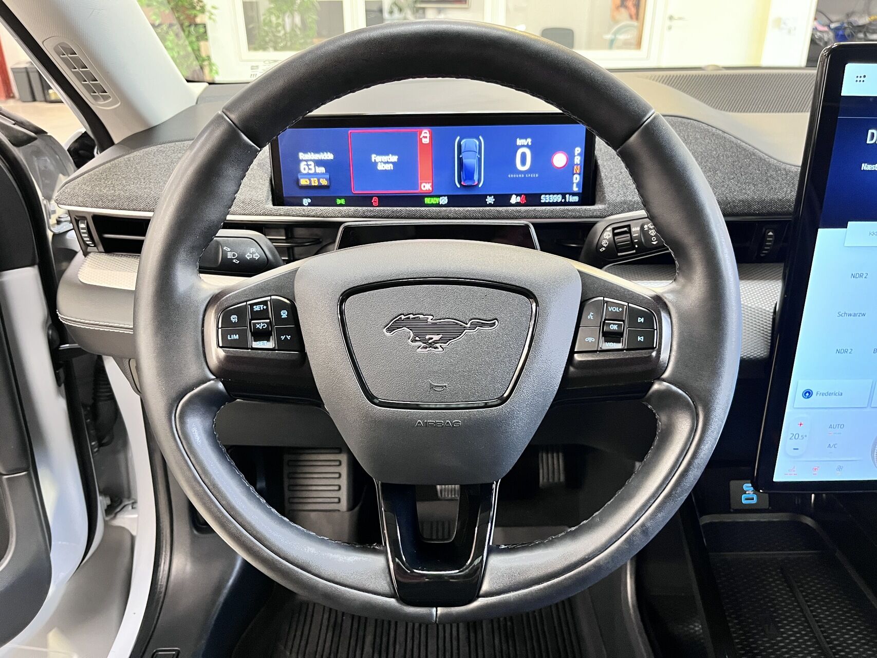 Billede af Ford Mustang Mach-E EL UR Premium 294HK 5d Aut.