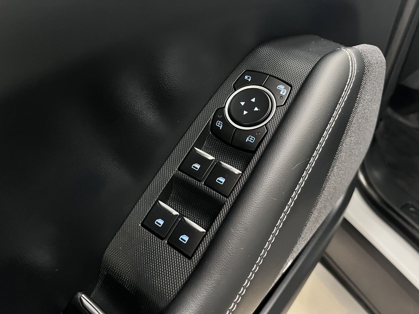 Billede af Ford Mustang Mach-E EL UR Premium 294HK 5d Aut.