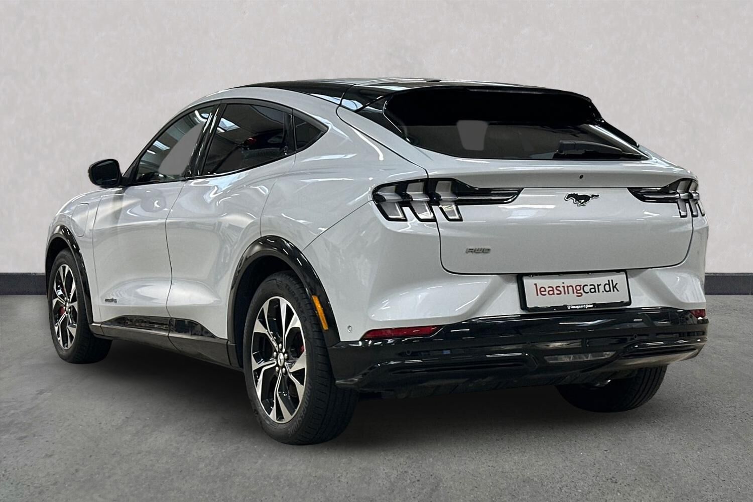 Billede af Ford Mustang Mach-E EL SR Premium AWD 269HK 5d Aut.