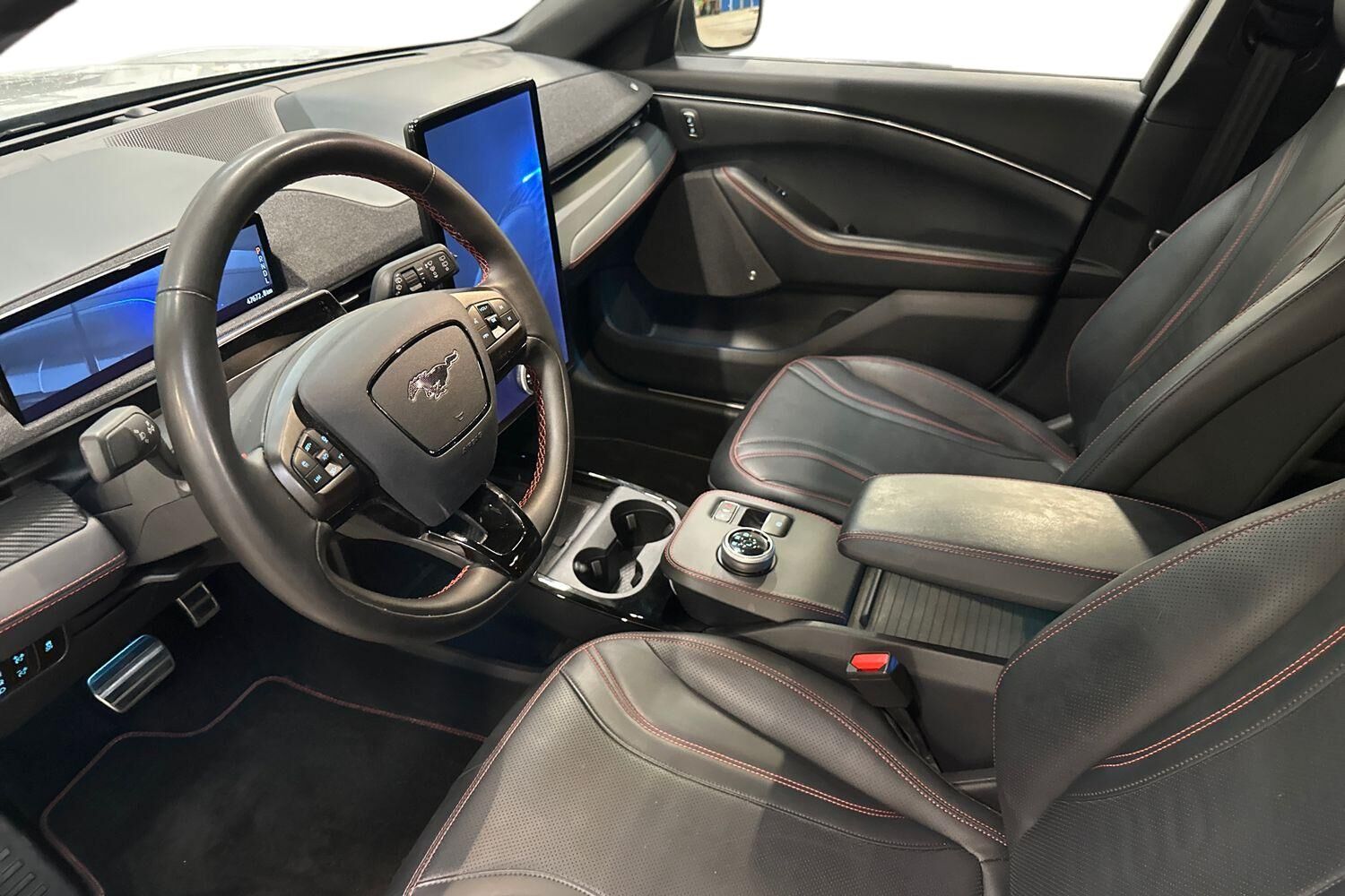 Billede af Ford Mustang Mach-E EL SR Premium AWD 269HK 5d Aut.