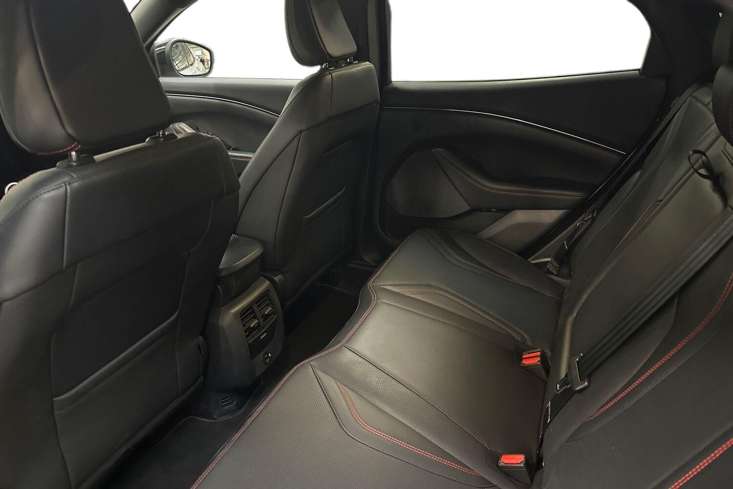 Billede af Ford Mustang Mach-E EL SR Premium AWD 269HK 5d Aut.