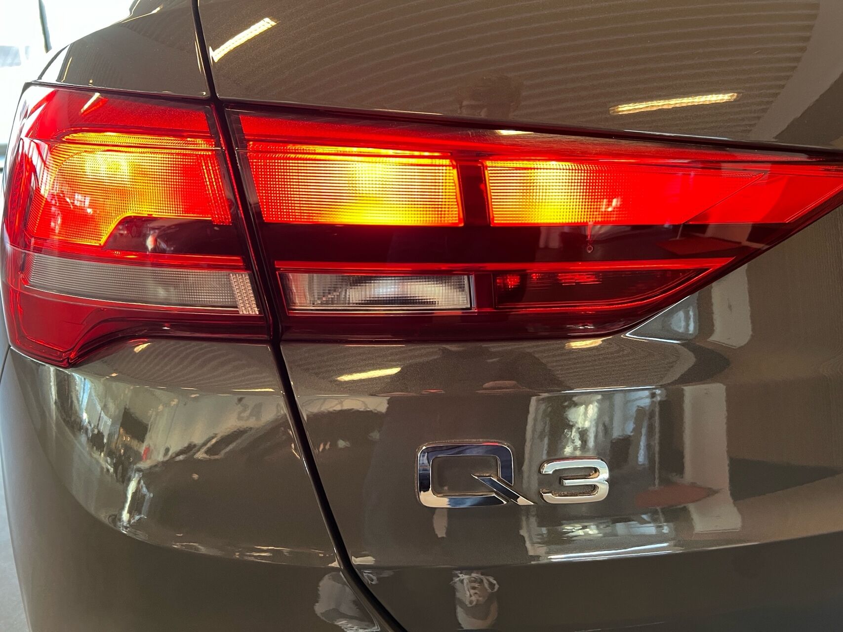 Billede af Audi Q3 1,5 35 TFSI  Mild hybrid Advanced Prestige S Tronic 150HK 5d 7g Aut.