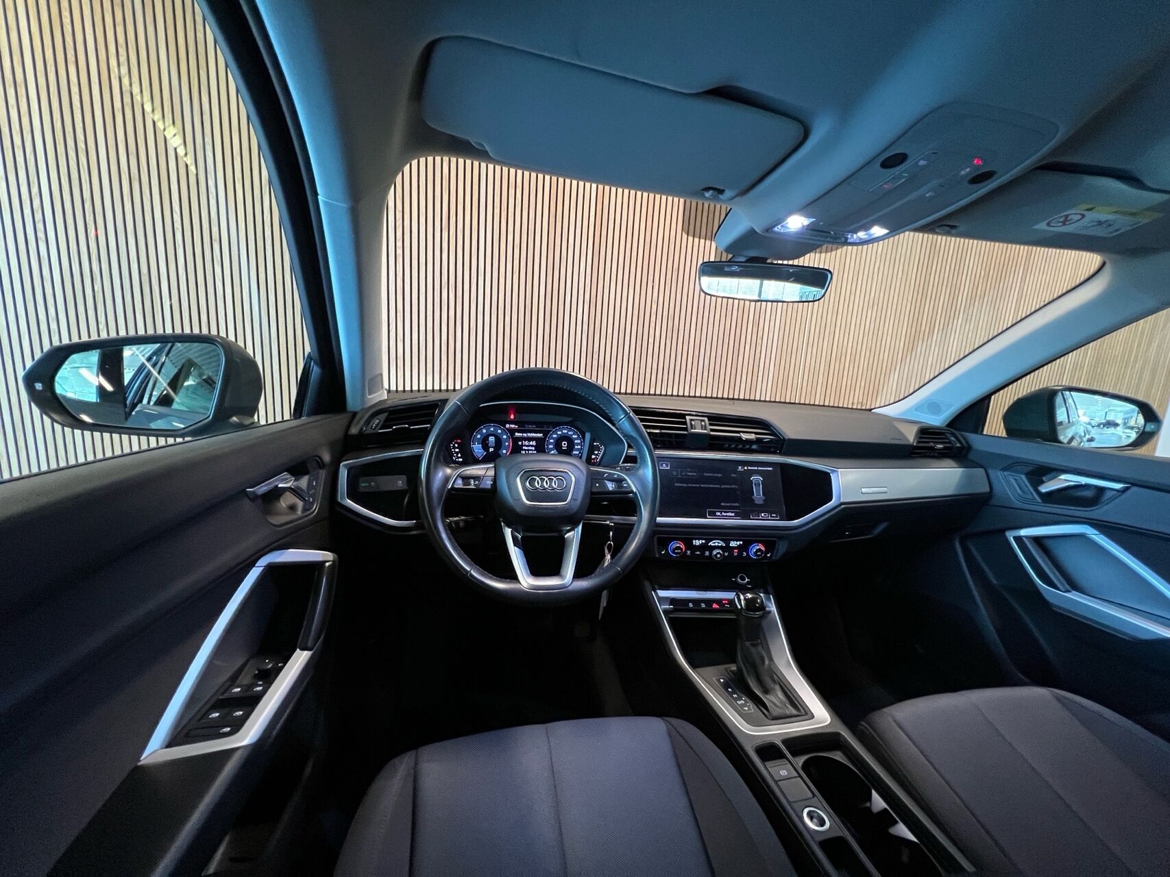 Billede af Audi Q3 1,5 35 TFSI  Mild hybrid Advanced Prestige S Tronic 150HK 5d 7g Aut.