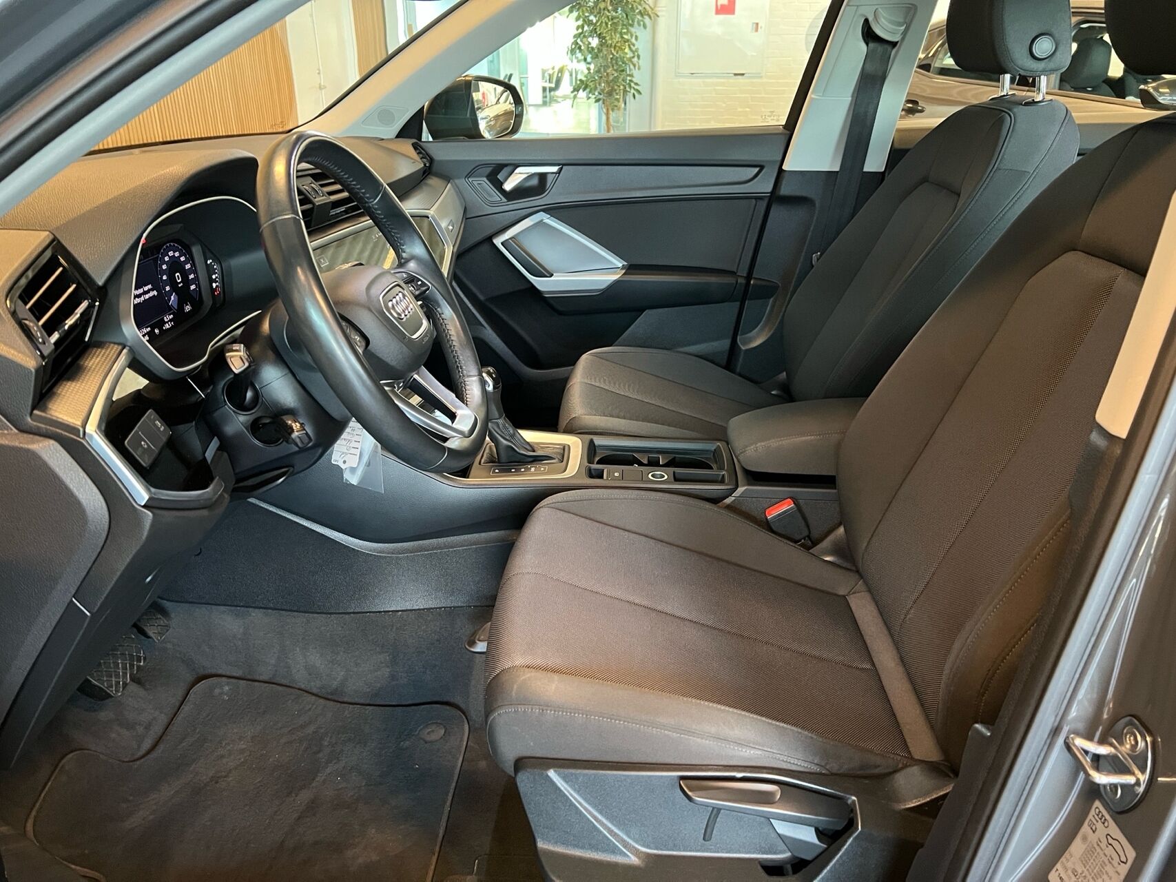 Billede af Audi Q3 1,5 35 TFSI  Mild hybrid Advanced Prestige S Tronic 150HK 5d 7g Aut.