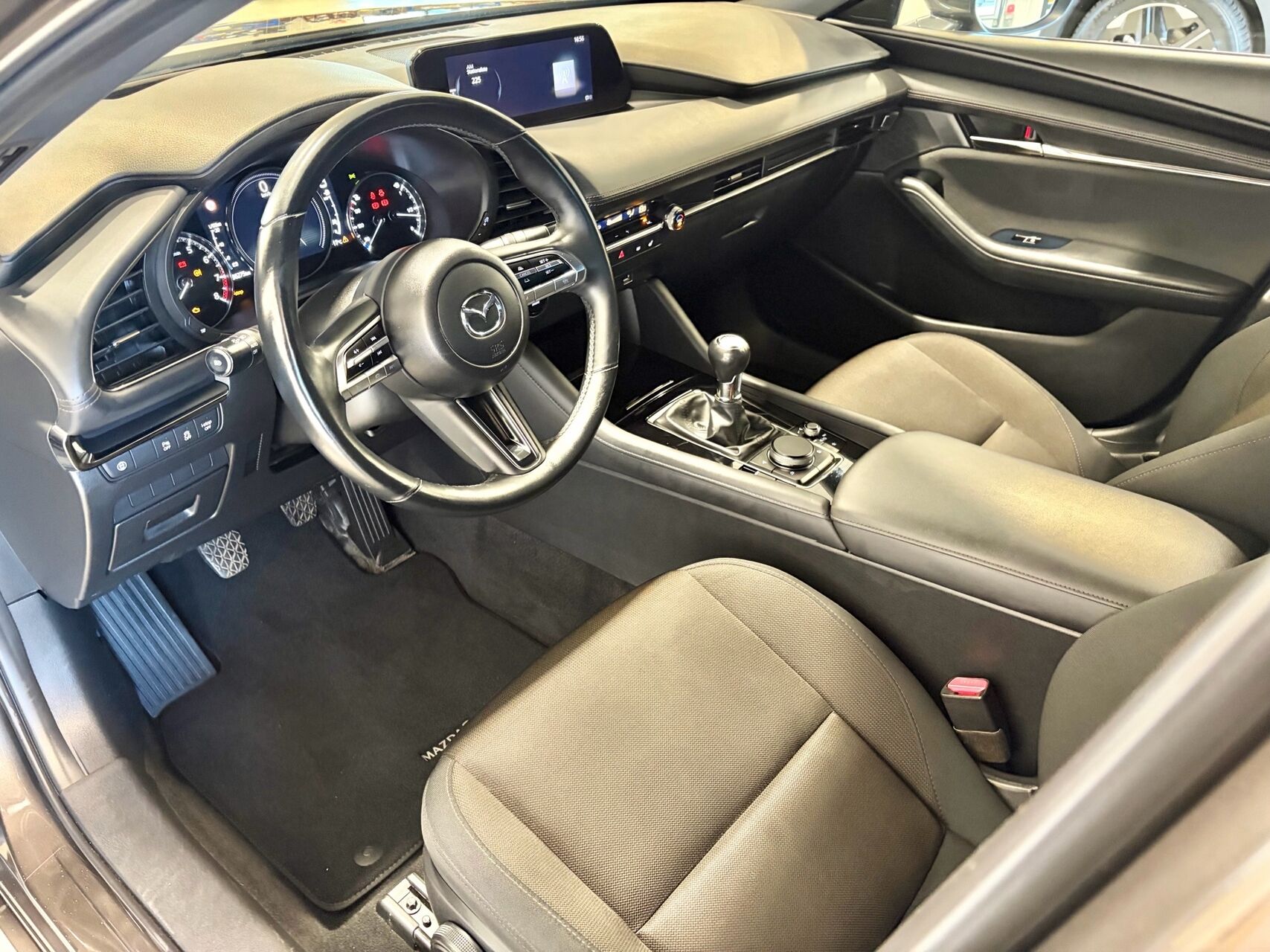 Billede af Mazda 3 2,0 Skyactiv-G  Mild hybrid Sky 122HK 5d 6g