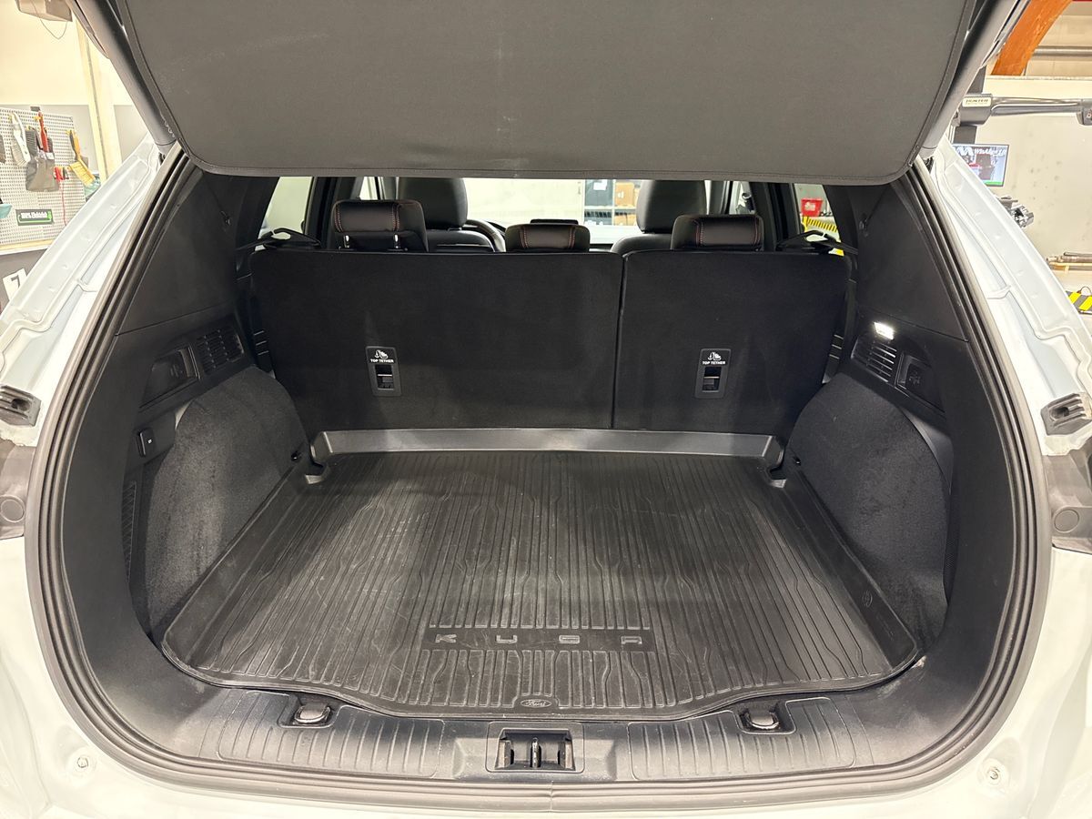 Billede af Ford Kuga 2,5 Plugin-hybrid ST-Line X CVT 225HK 5d Trinl. Gear