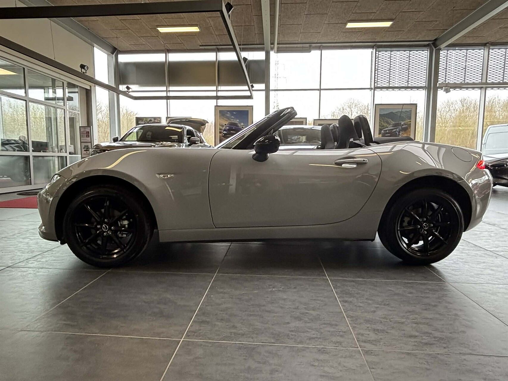 Billede af Mazda MX-5 Roadster 1,5 Skyactiv-G Prime-Line 132HK Cabr. 6g