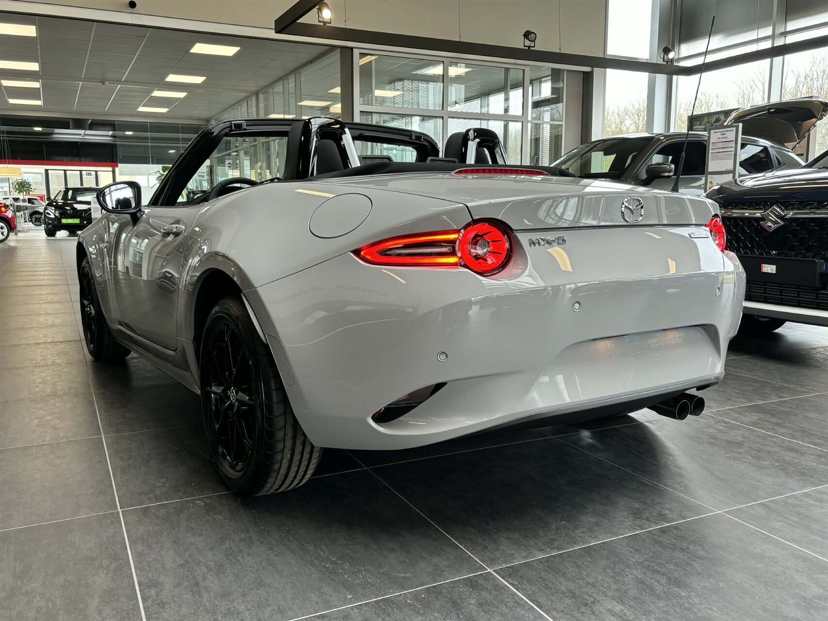 Billede af Mazda MX-5 Roadster 1,5 Skyactiv-G Prime-Line 132HK Cabr. 6g