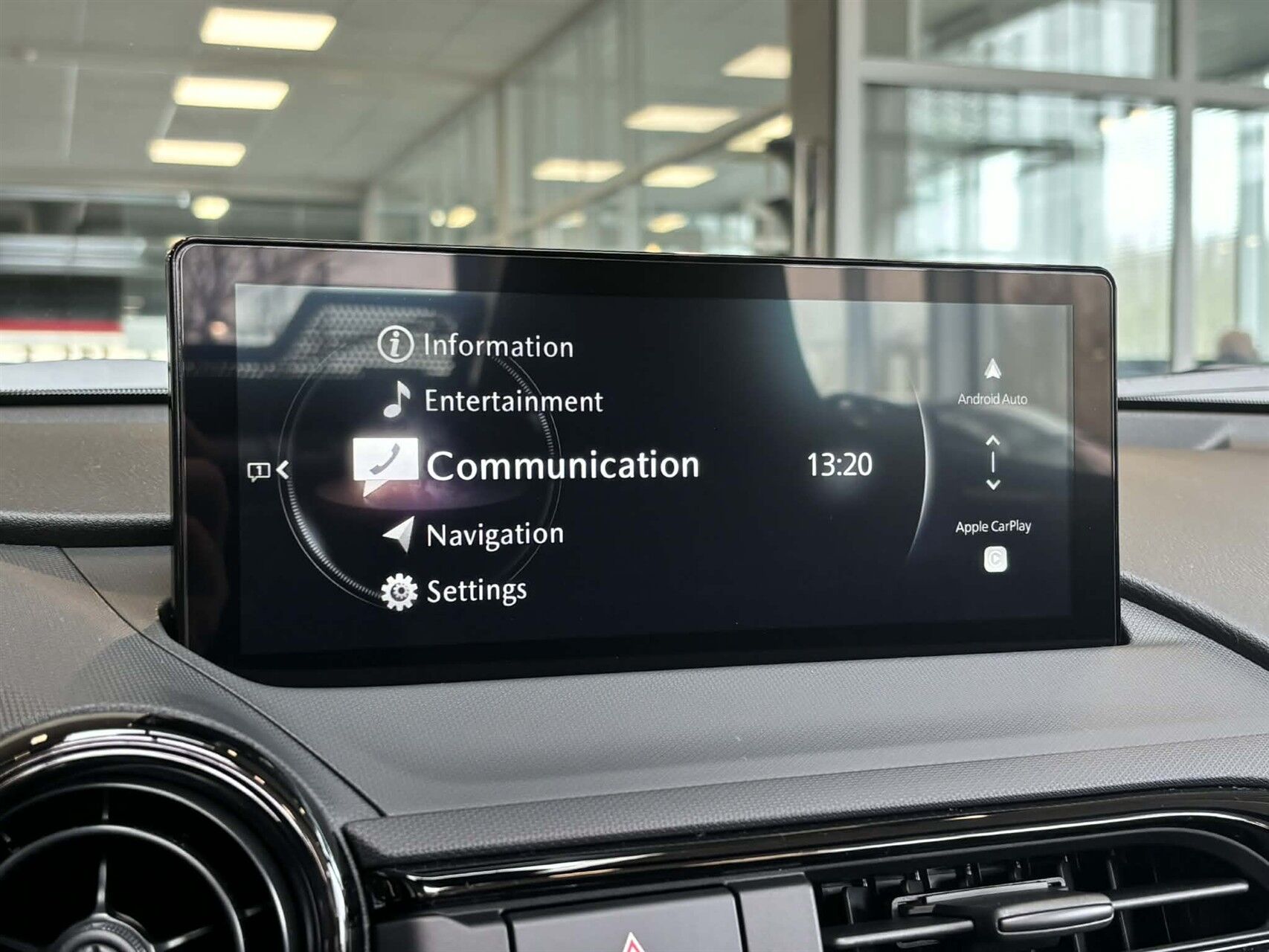 Billede af Mazda MX-5 Roadster 1,5 Skyactiv-G Prime-Line 132HK Cabr. 6g