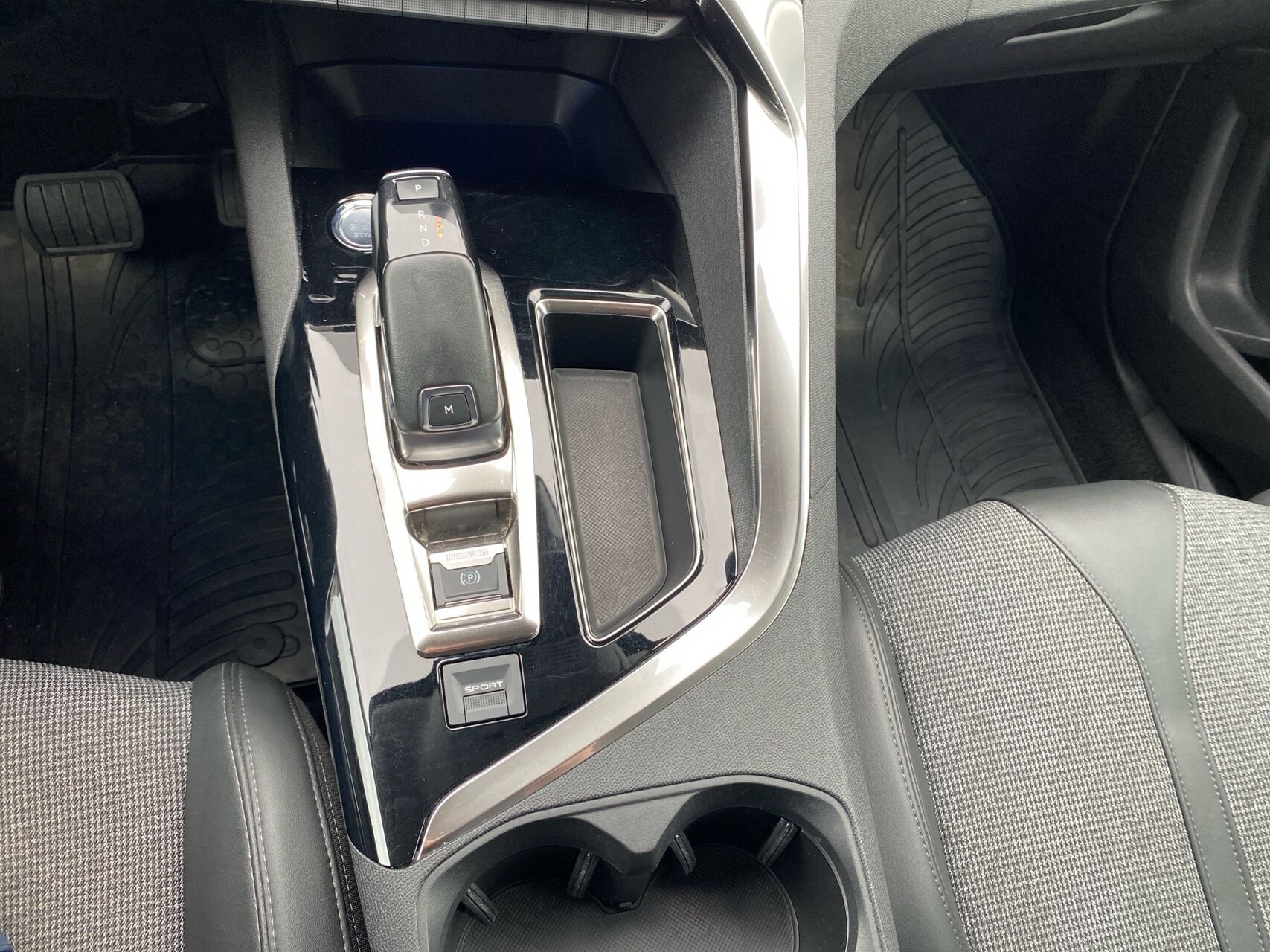 Billede af Peugeot 5008 1,5 BlueHDi Allure EAT8 130HK 5d 8g Aut.