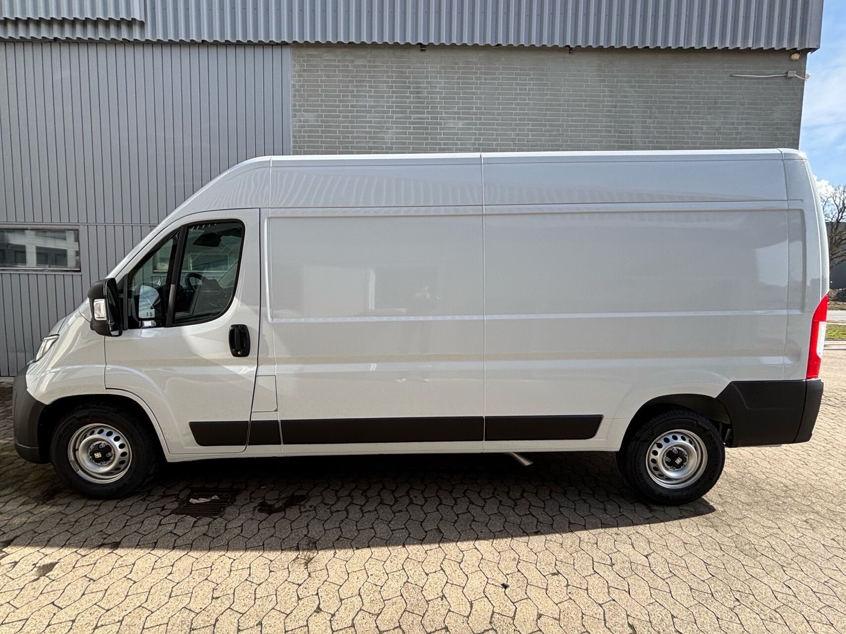 Billede af Fiat Ducato 35M L3H2 2,2 Multijet Pro 140HK Van 8g Aut.