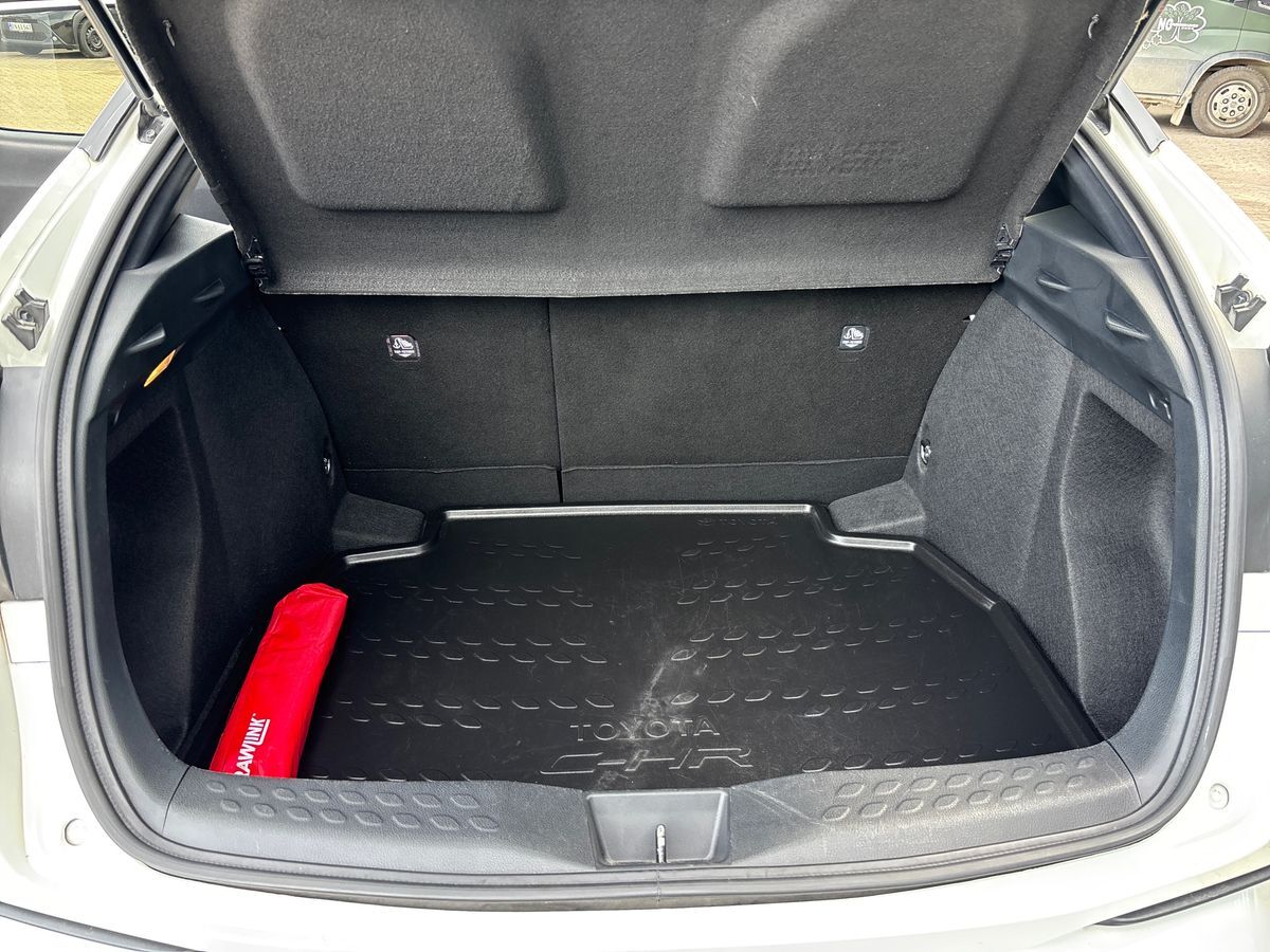 Billede af Toyota C-HR 1,8 Hybrid C-LUB Premium Selected Bi-tone Multidrive S 122HK 5d Aut.