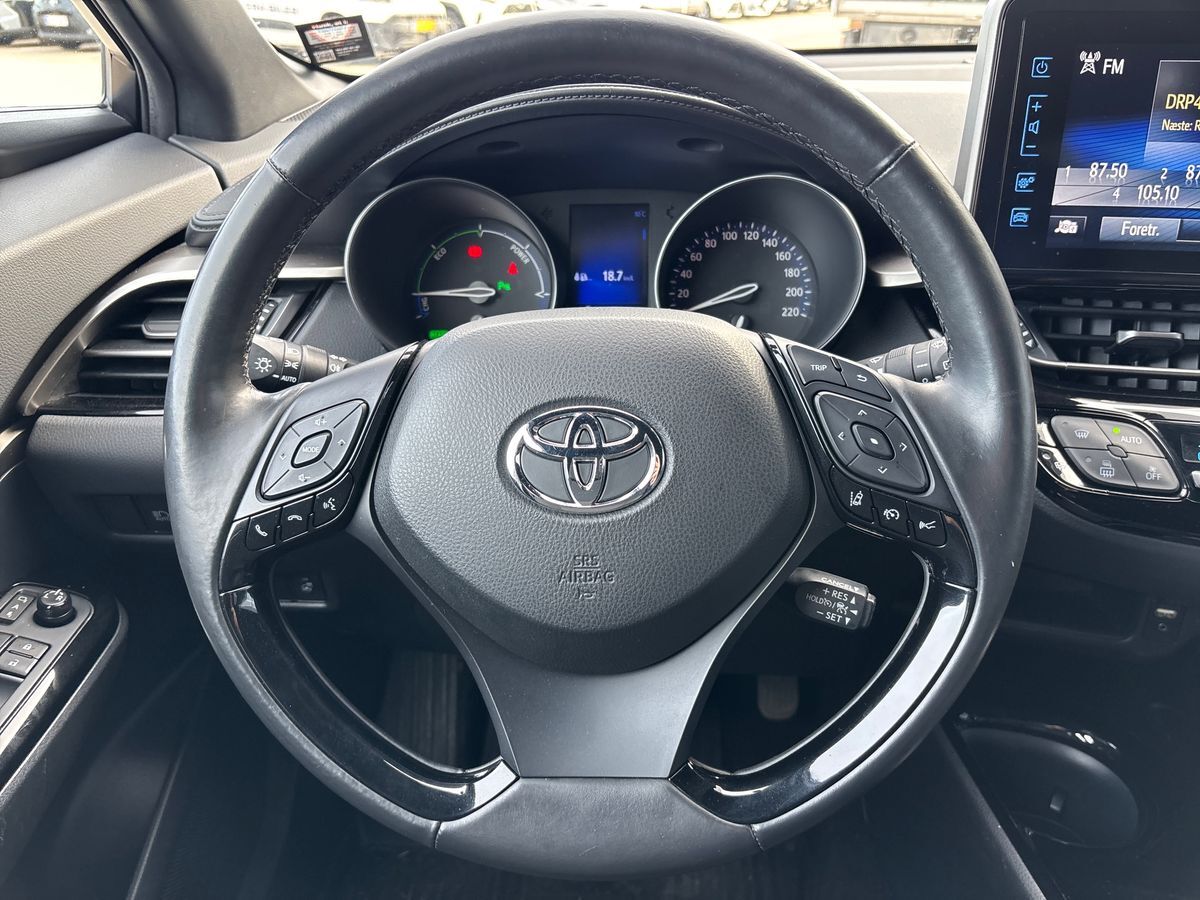 Billede af Toyota C-HR 1,8 Hybrid C-LUB Premium Selected Bi-tone Multidrive S 122HK 5d Aut.